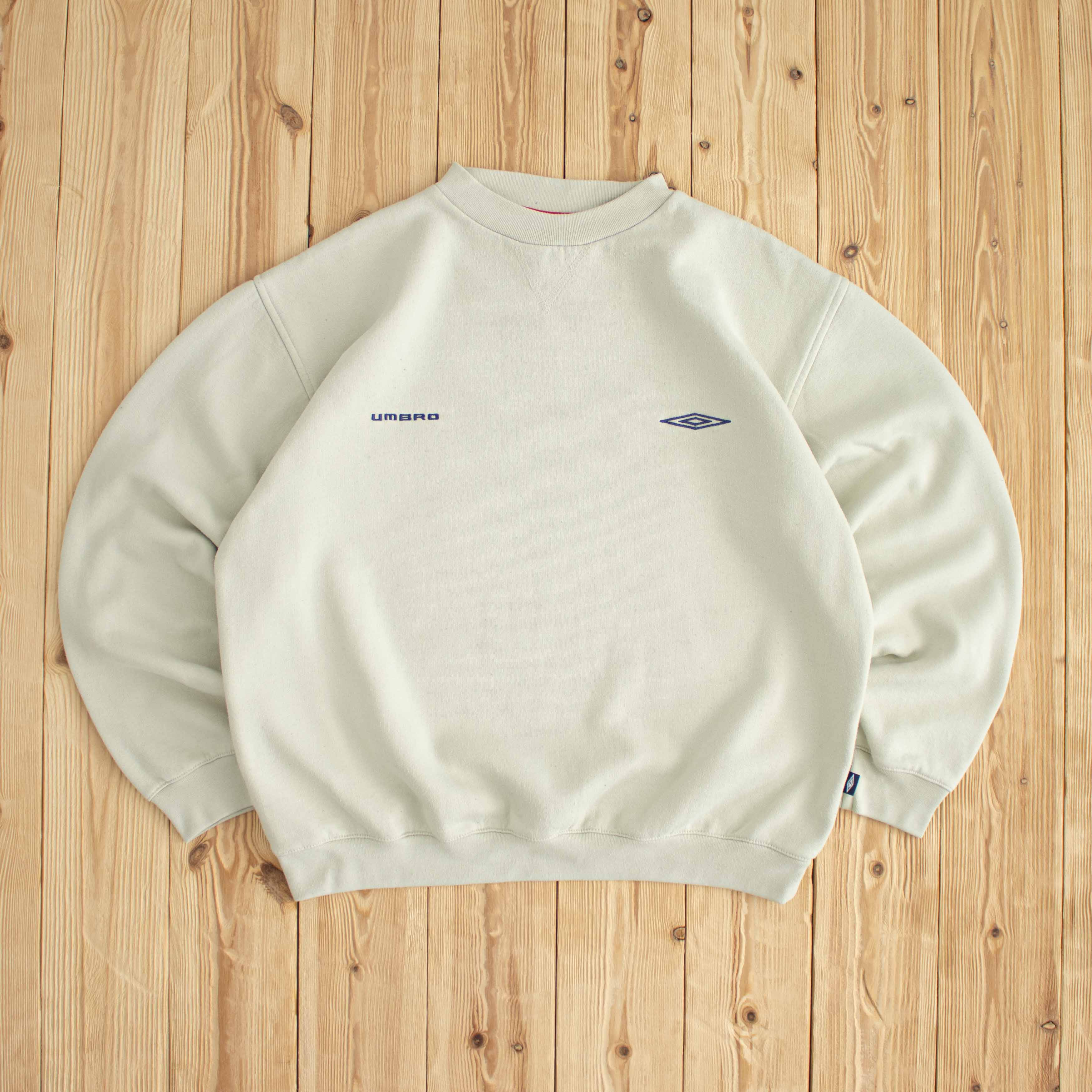 (M) Umbro Vintage Embroidered Sweatshirt Beige