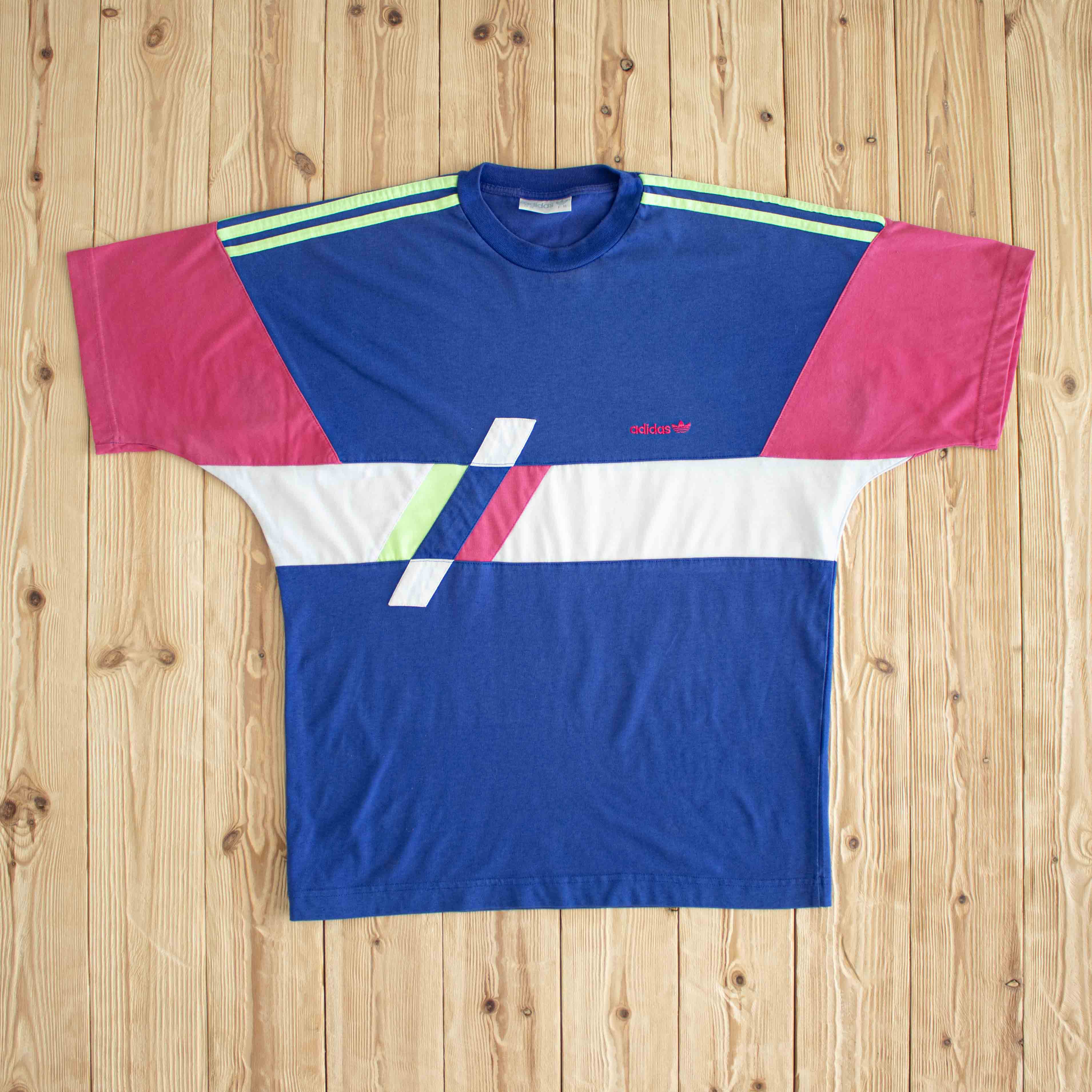 (M) Adidas Vintage Embroidered T-Shirt Blue