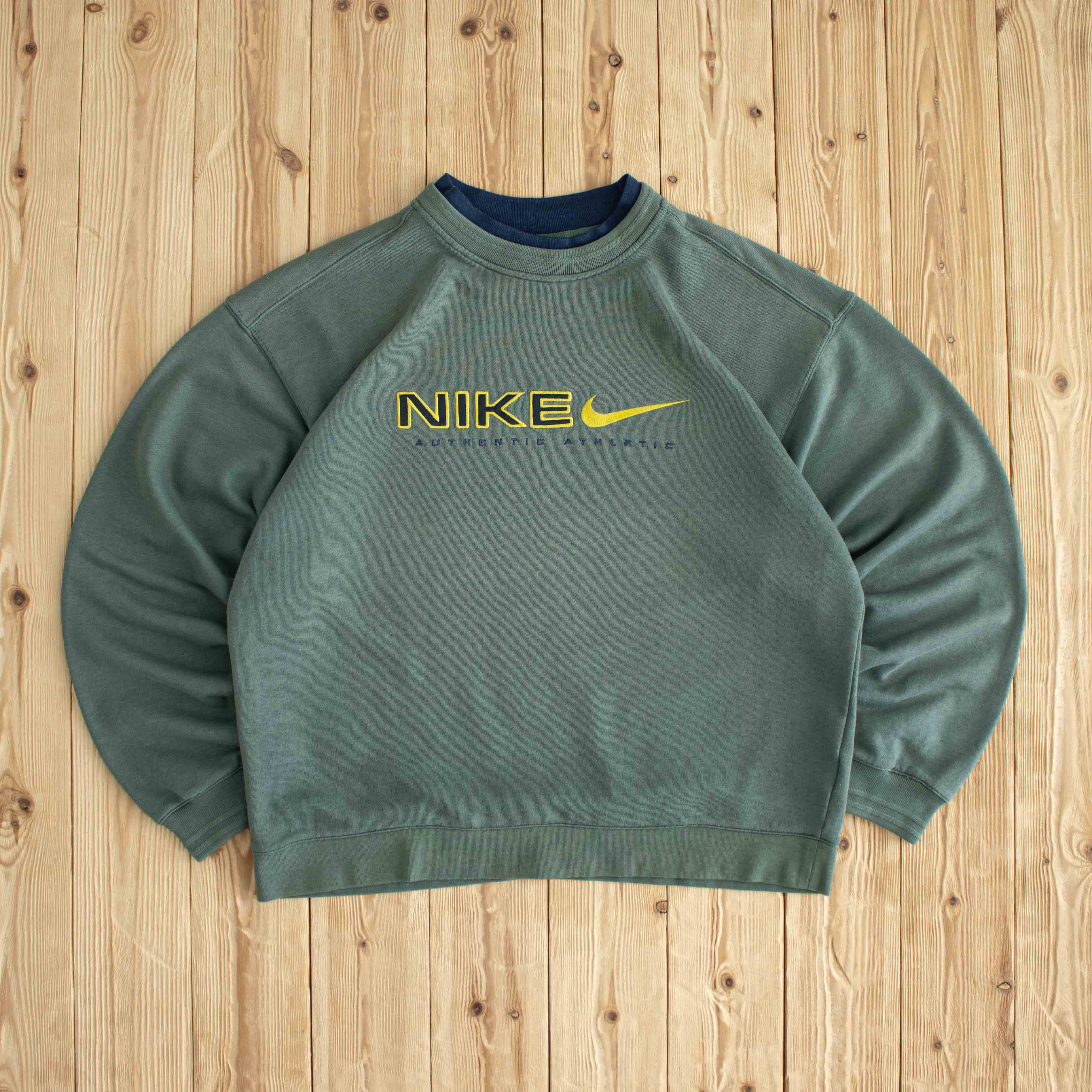 (M/L) Nike Authentic Athletic Vintage Embroidered Sweatshirt Green