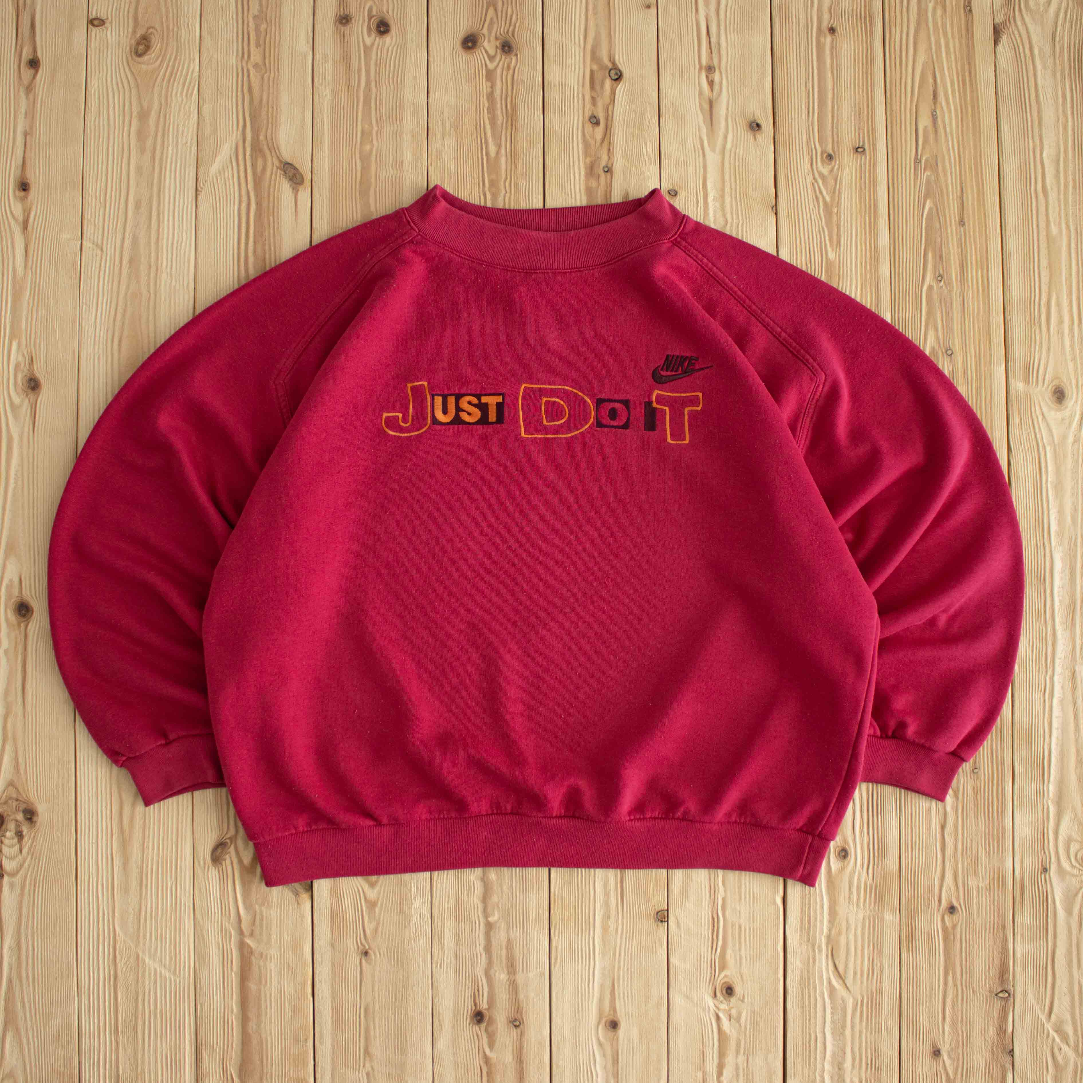 (L/XL) Nike 'Just Do It' Vintage Embroidered Sweatshirt Red