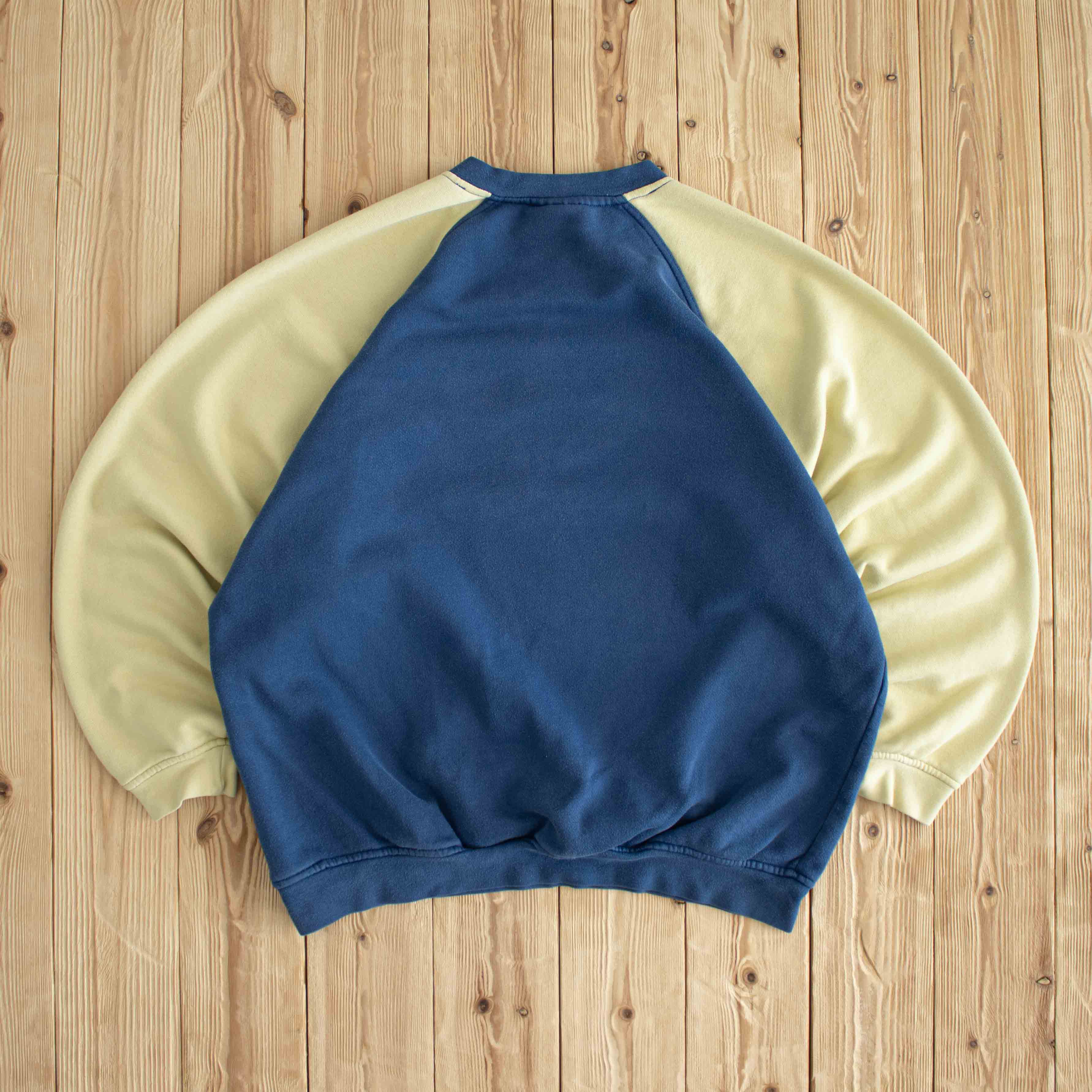 (M) Adidas Fluffy Logo Vintage Embroidered Sweatshirt Blue Yellow