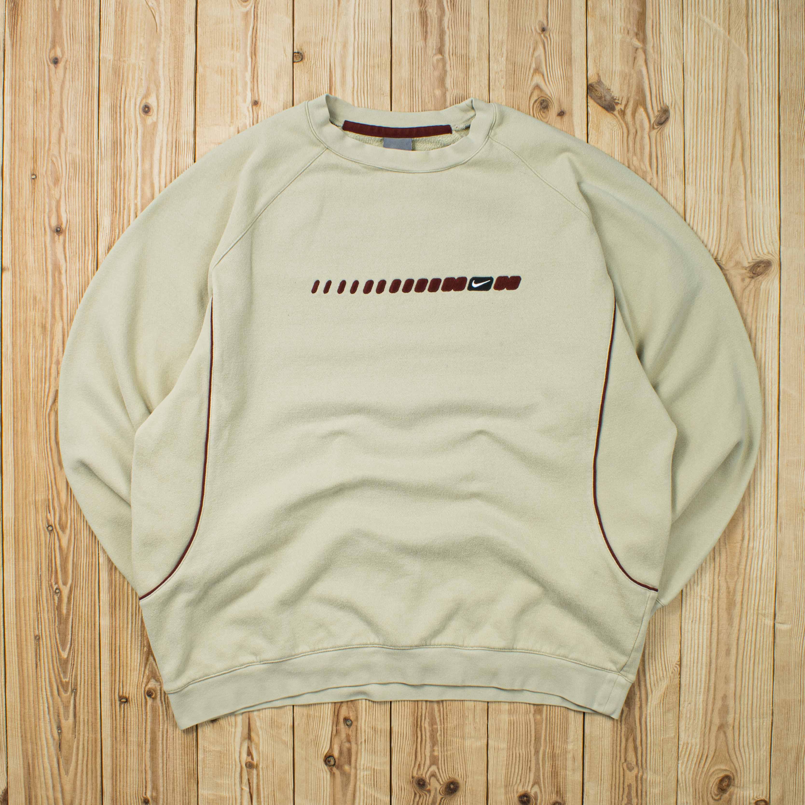 (L) Vintage Nike Embroidered Sweatshirt