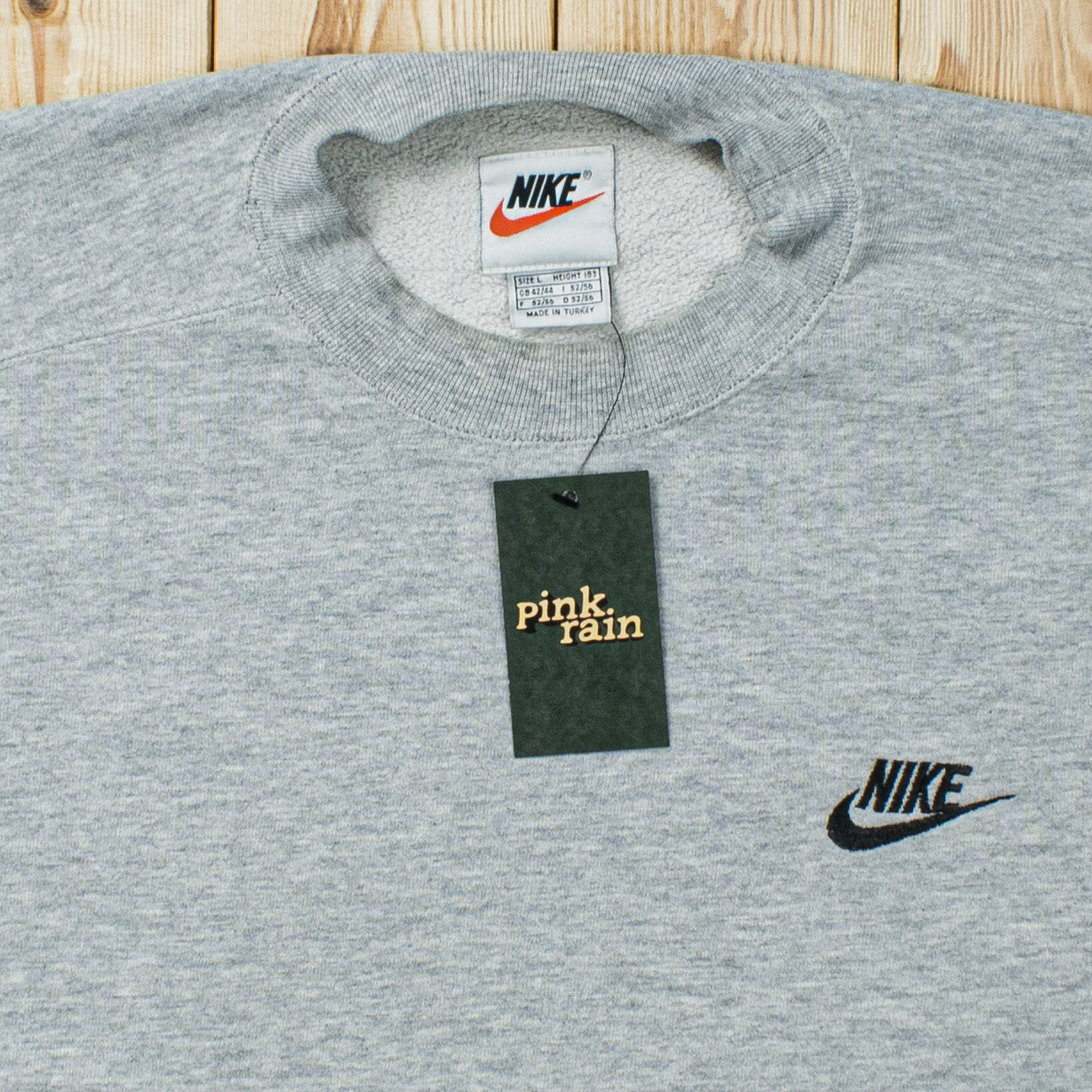 (L) Vintage Nike Essential Embroidered Sweatshirt