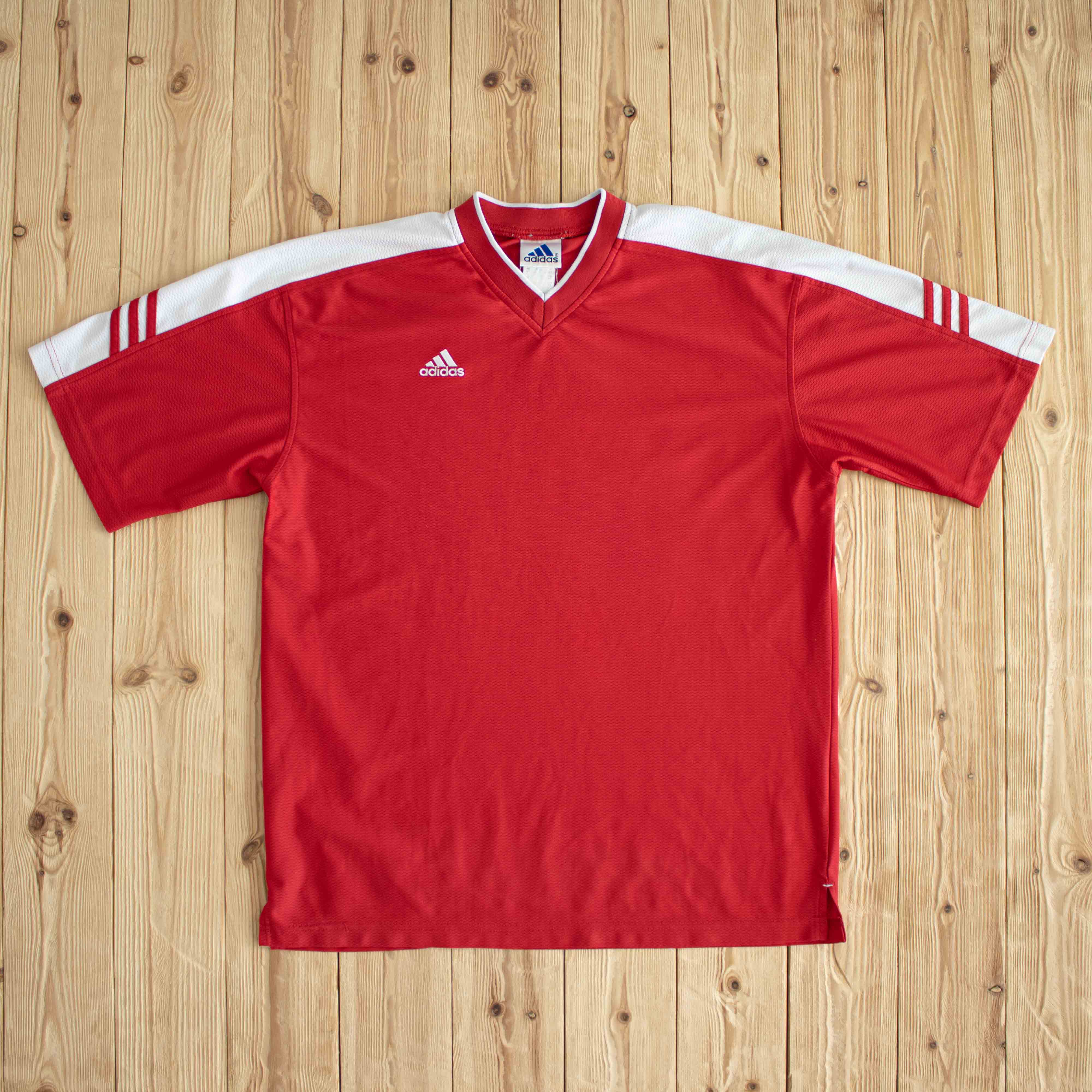 (L) Adidas Vintage Embroidered T-Shirt Red