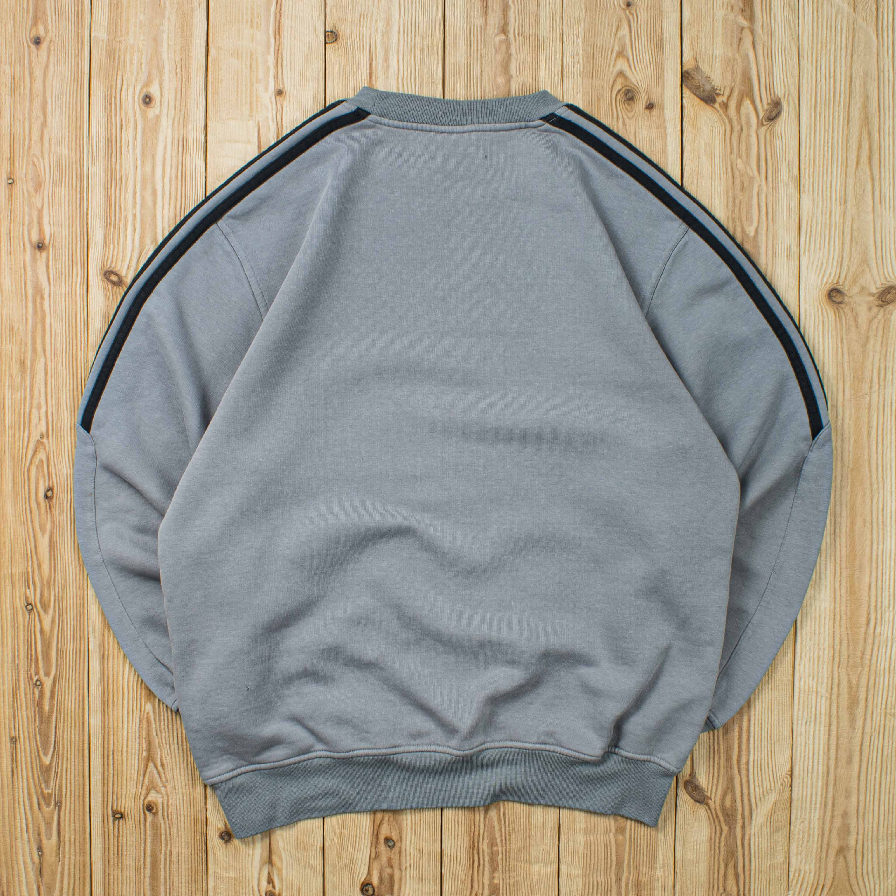 (M) Vintage Adidas Essential Embroidered Sweatshirt