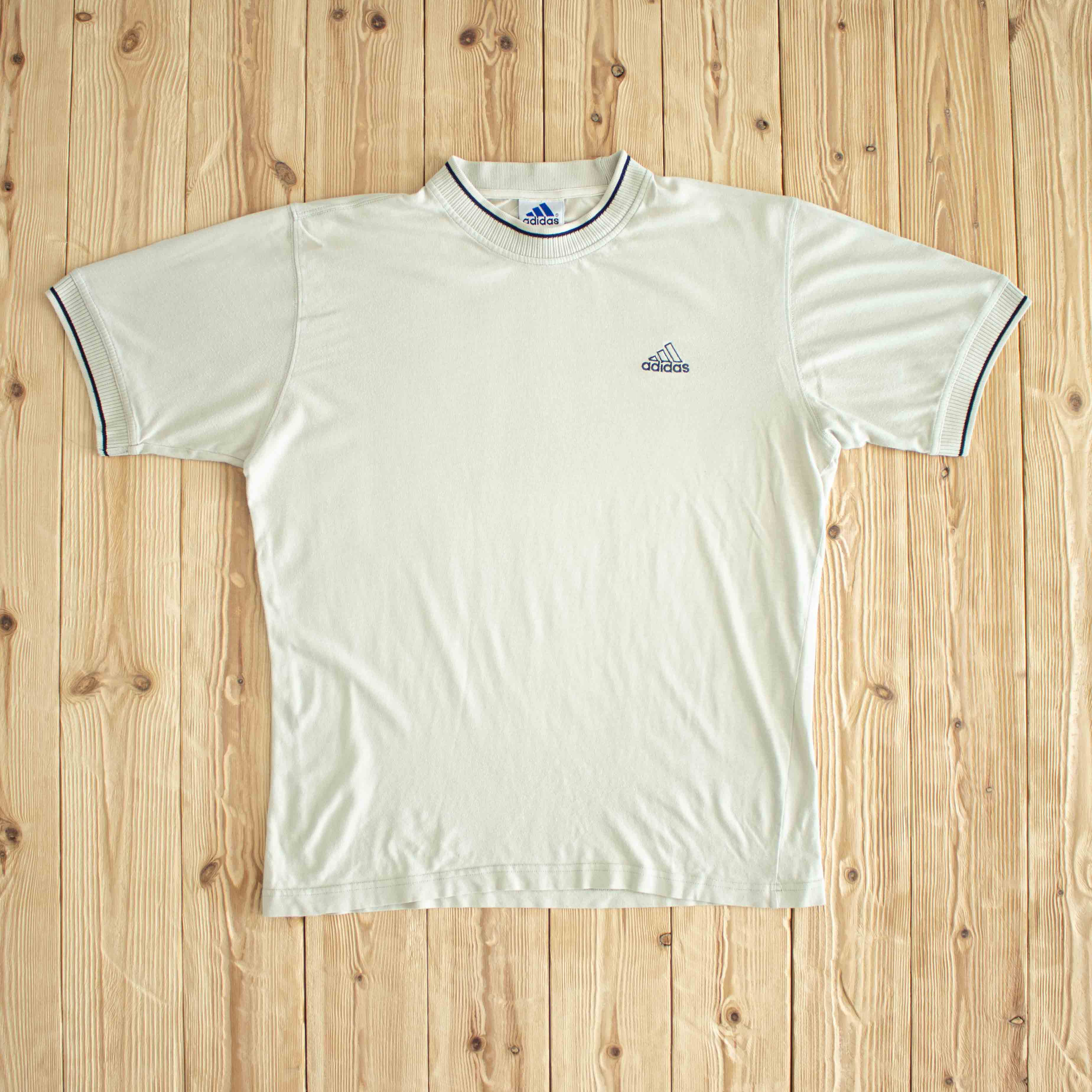 (M) Adidas Vintage Embroidered T-Shirt Beige