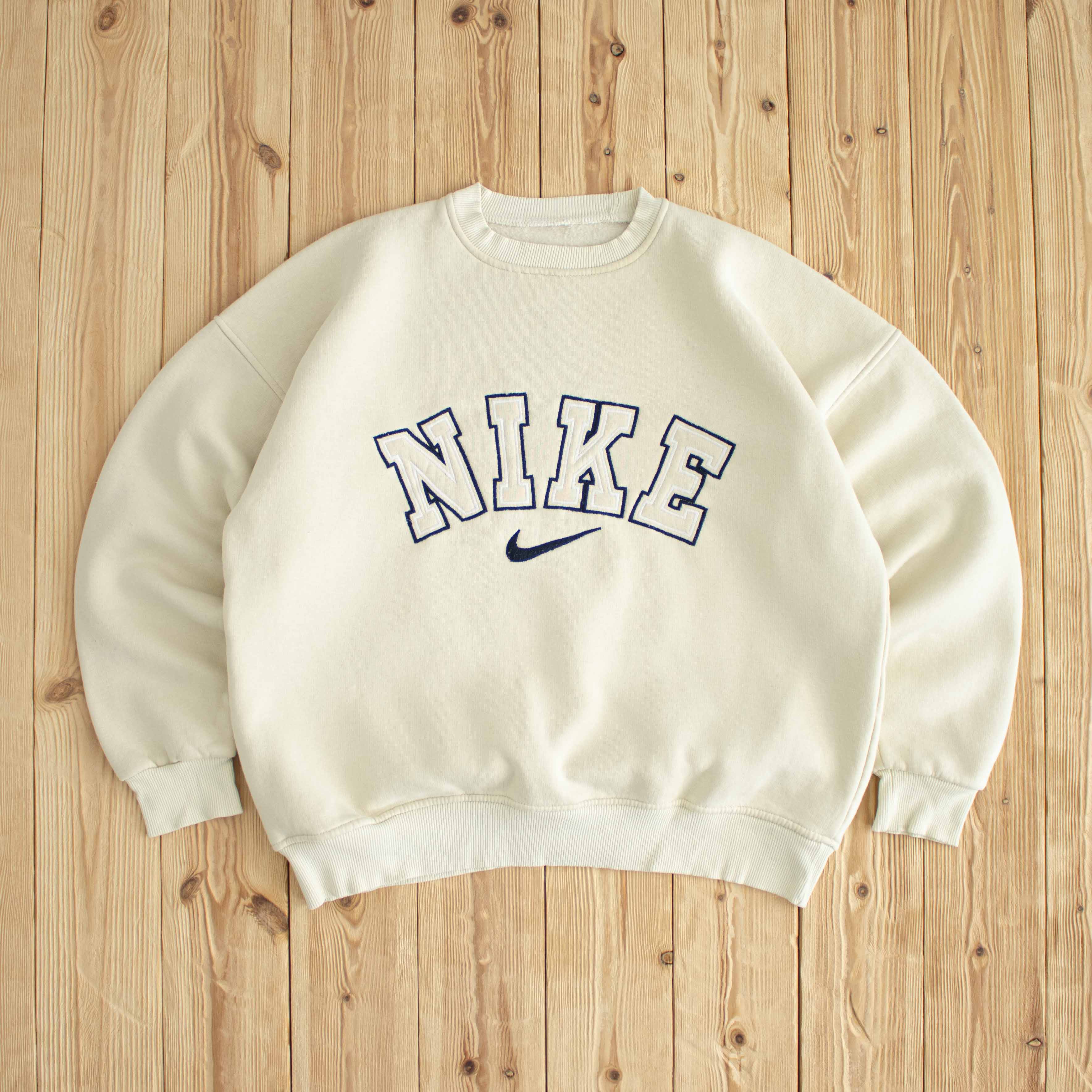 (M) Nike Spell Out Vintage Embroidered Sweatshirt Beige