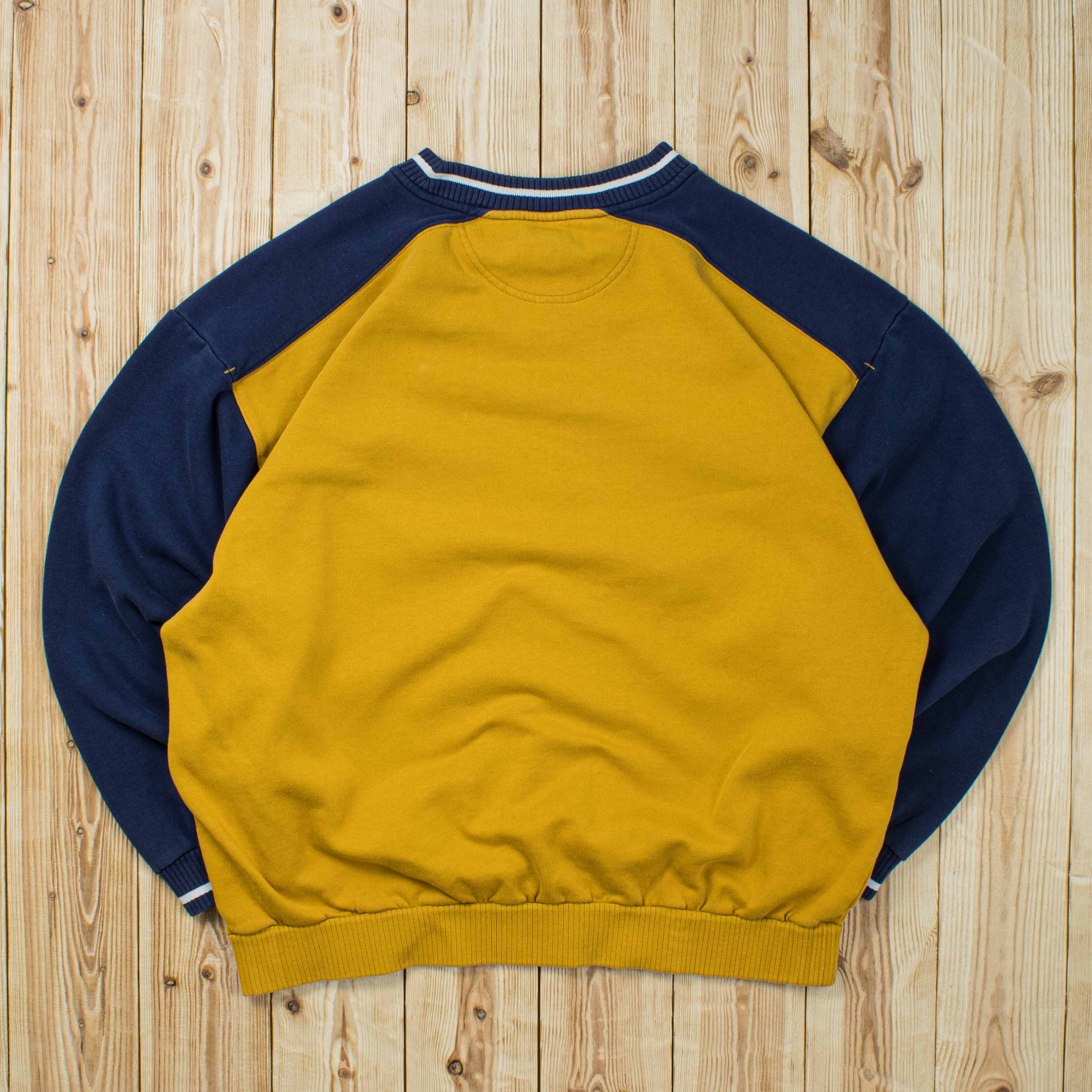 (L) Vintage Nike Spell Out Embroidered Sweatshirt