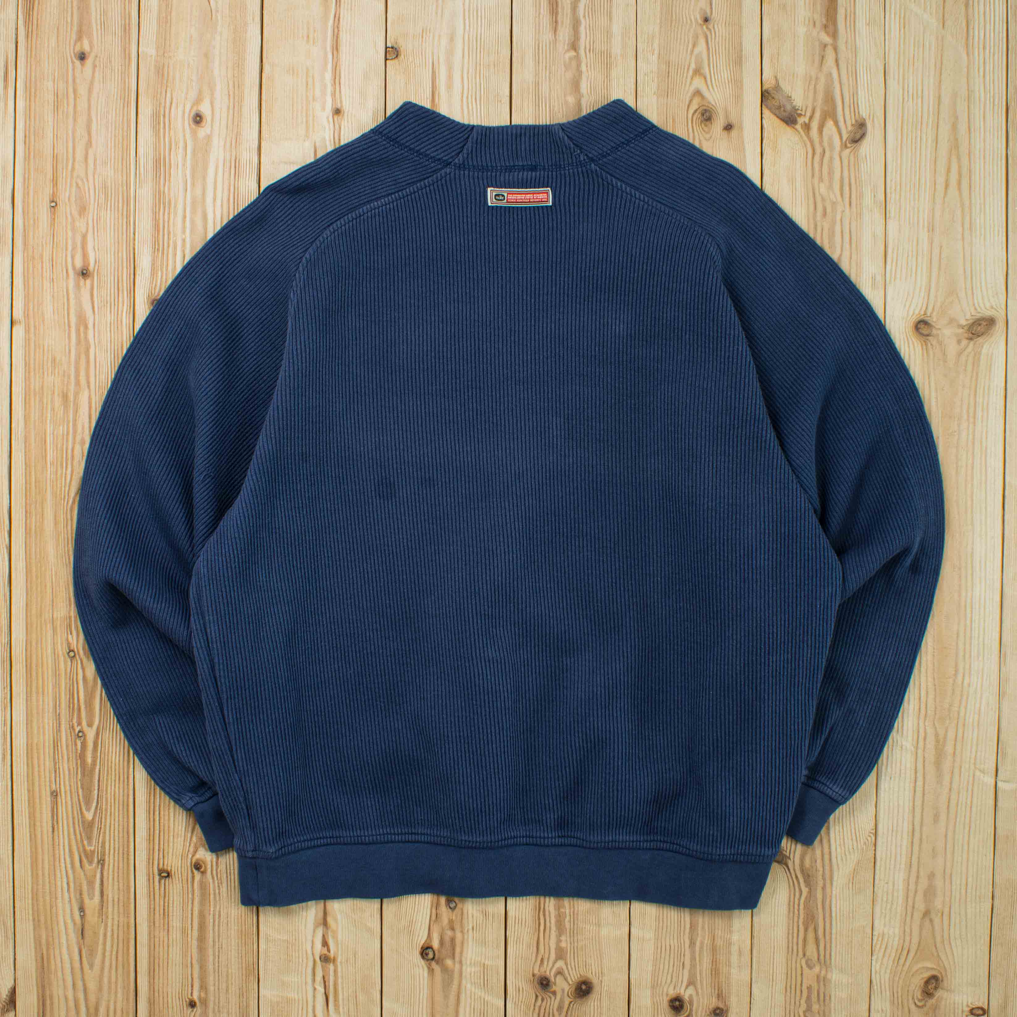(M) Vintage Nike Essential Embroidered Sweatshirt