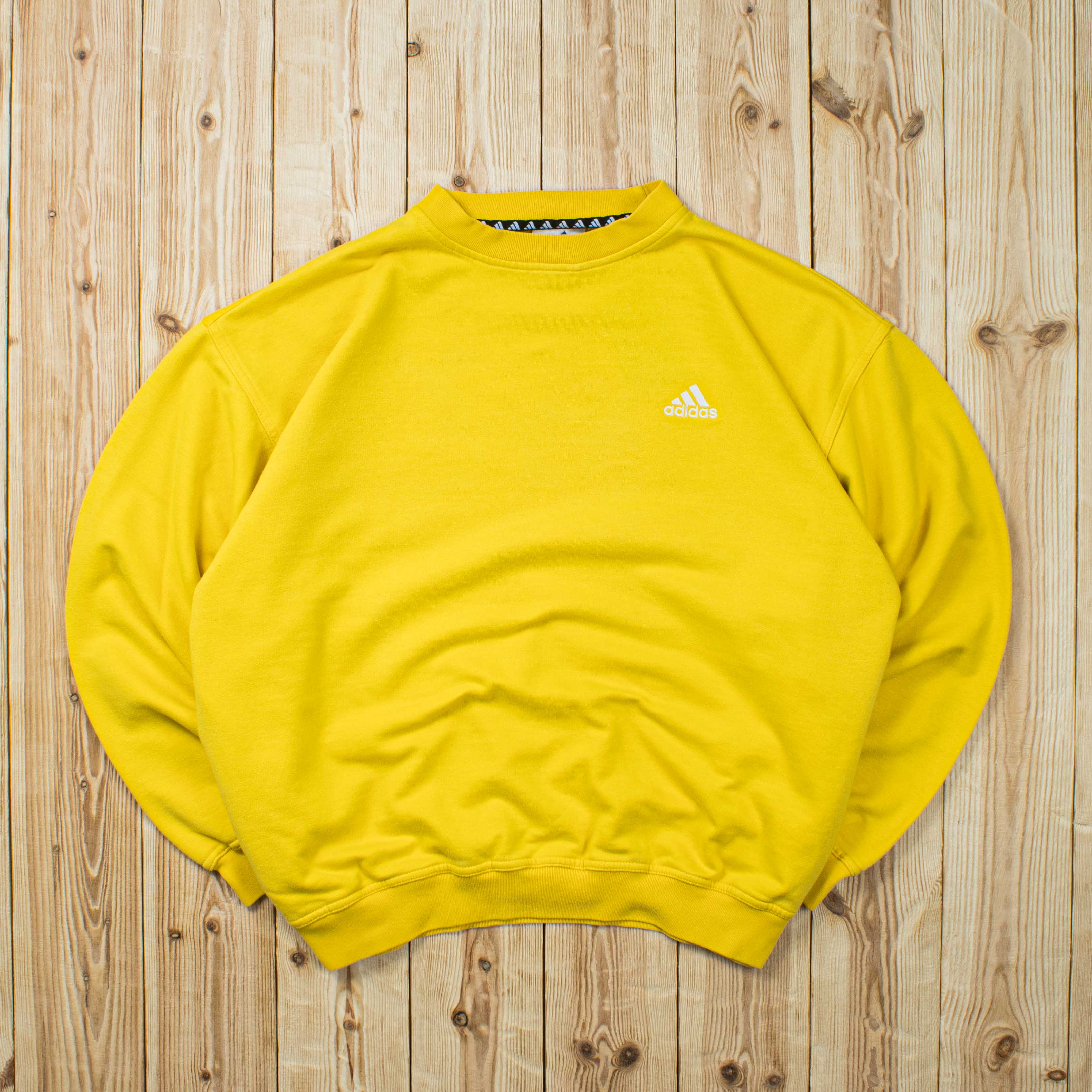 (L) Vintage Adidas Essential Embroidered Sweatshirt
