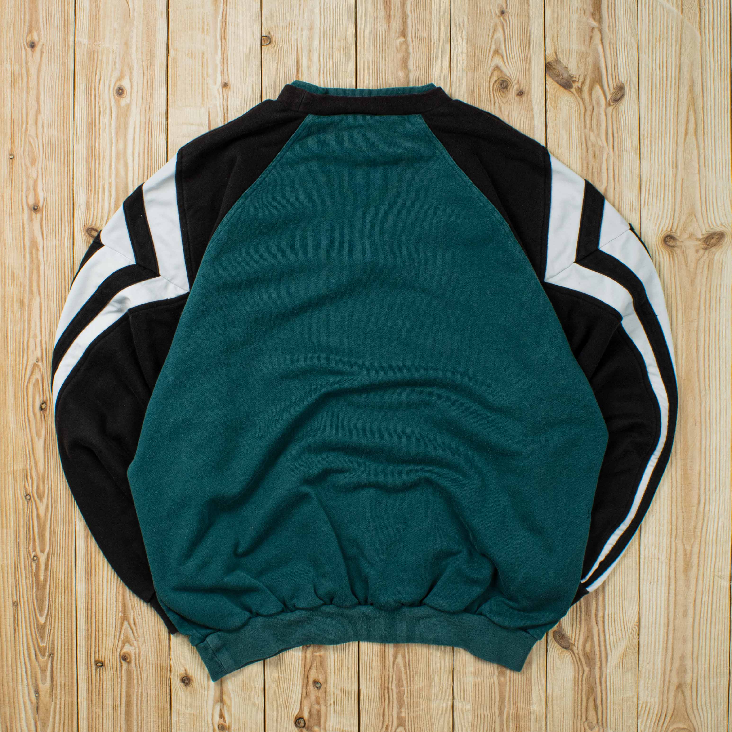 (L) Vintage Adidas Essential Embroidered Sweatshirt