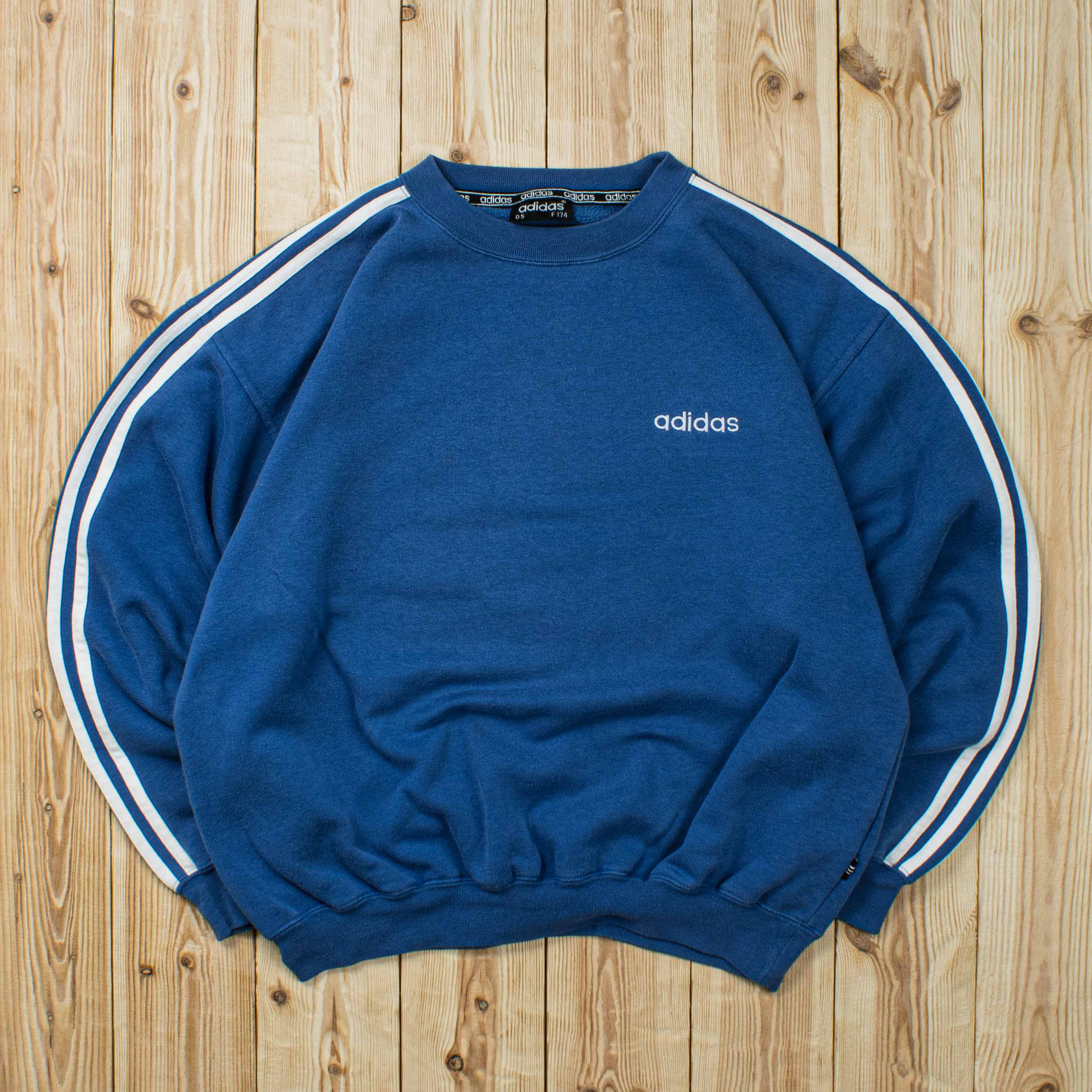 (M) Vintage Adidas Essential Embroidered Sweatshirt