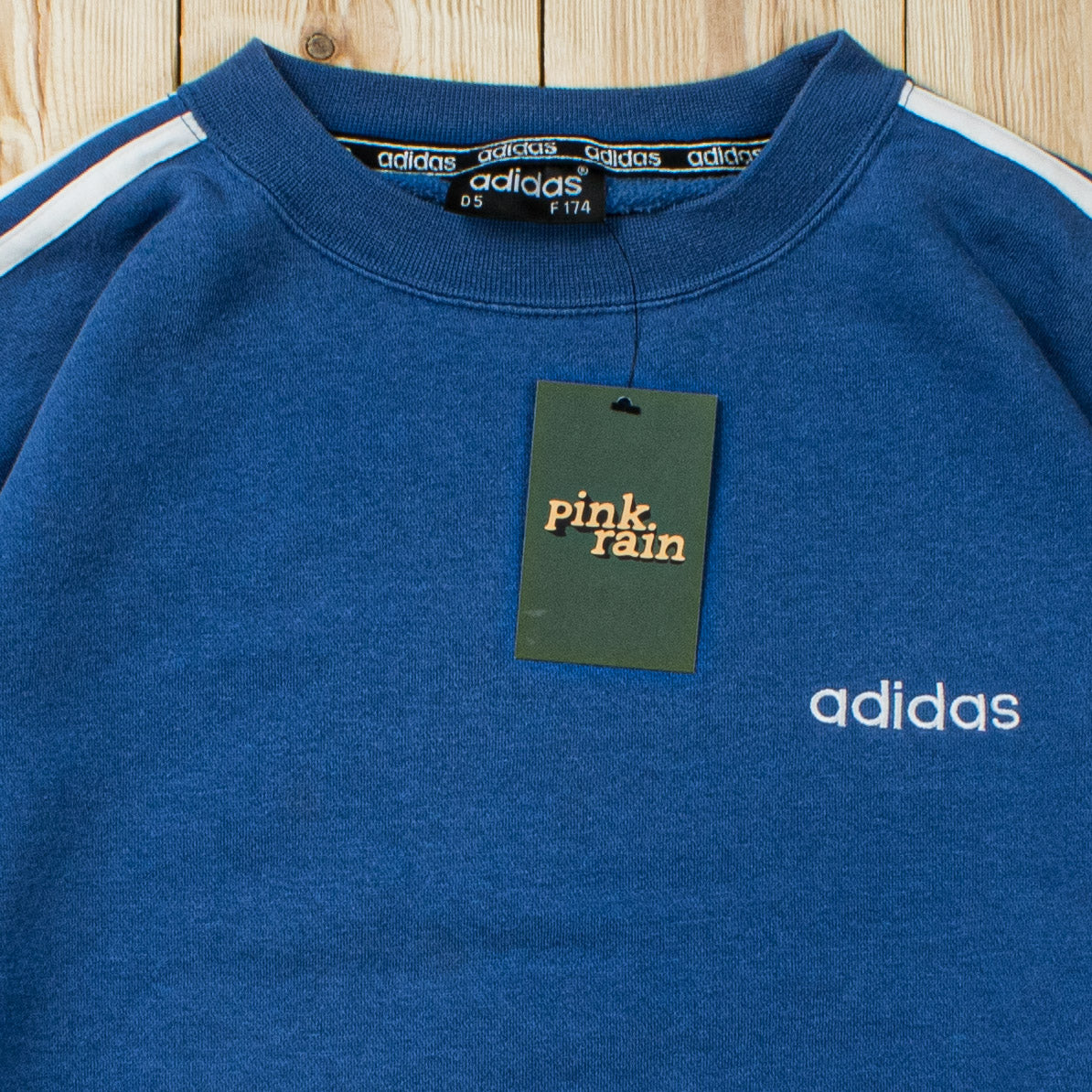 (M) Vintage Adidas Essential Embroidered Sweatshirt