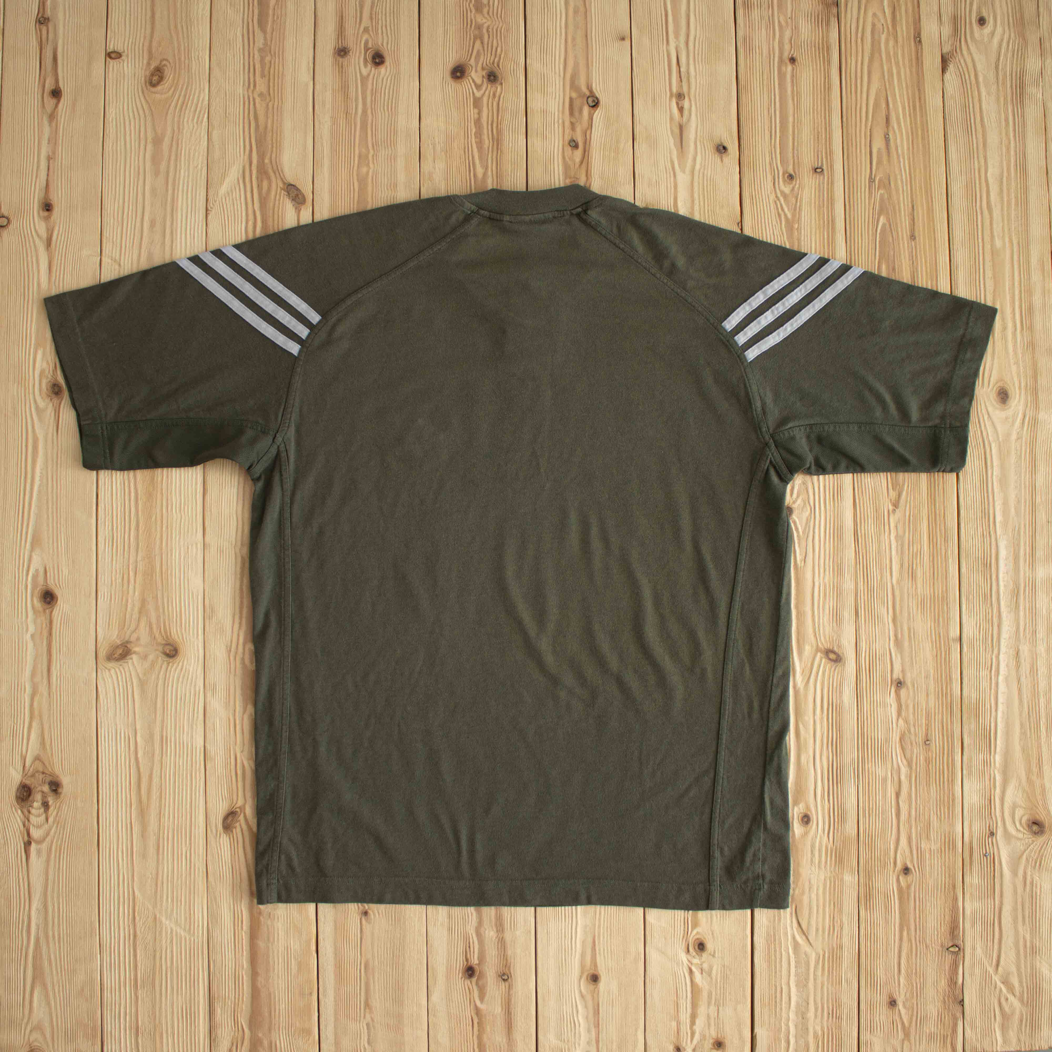 (M/L) Adidas Vintage Embroidered T-Shirt Khaki Green