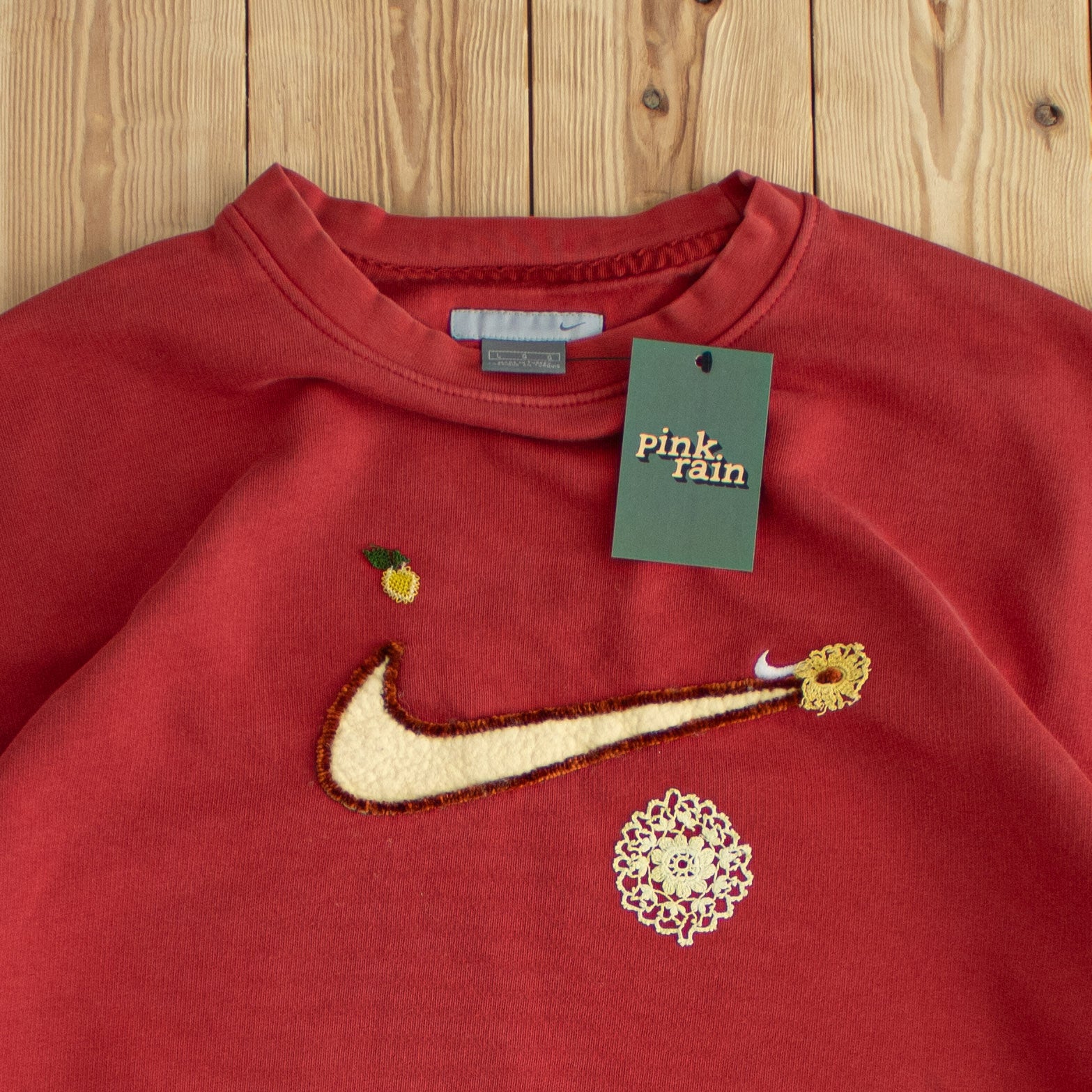 (L/XL) Nike Swoosh Flowers Vintage Custom Embroidered Sweatshirt Red