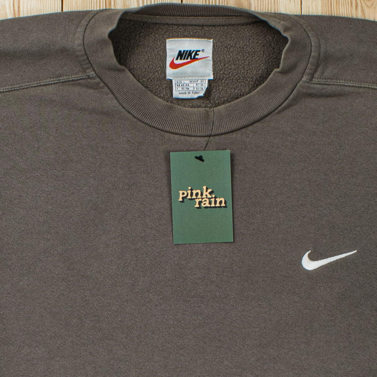 (L) Vintage Nike Essential Embroidered Sweatshirt