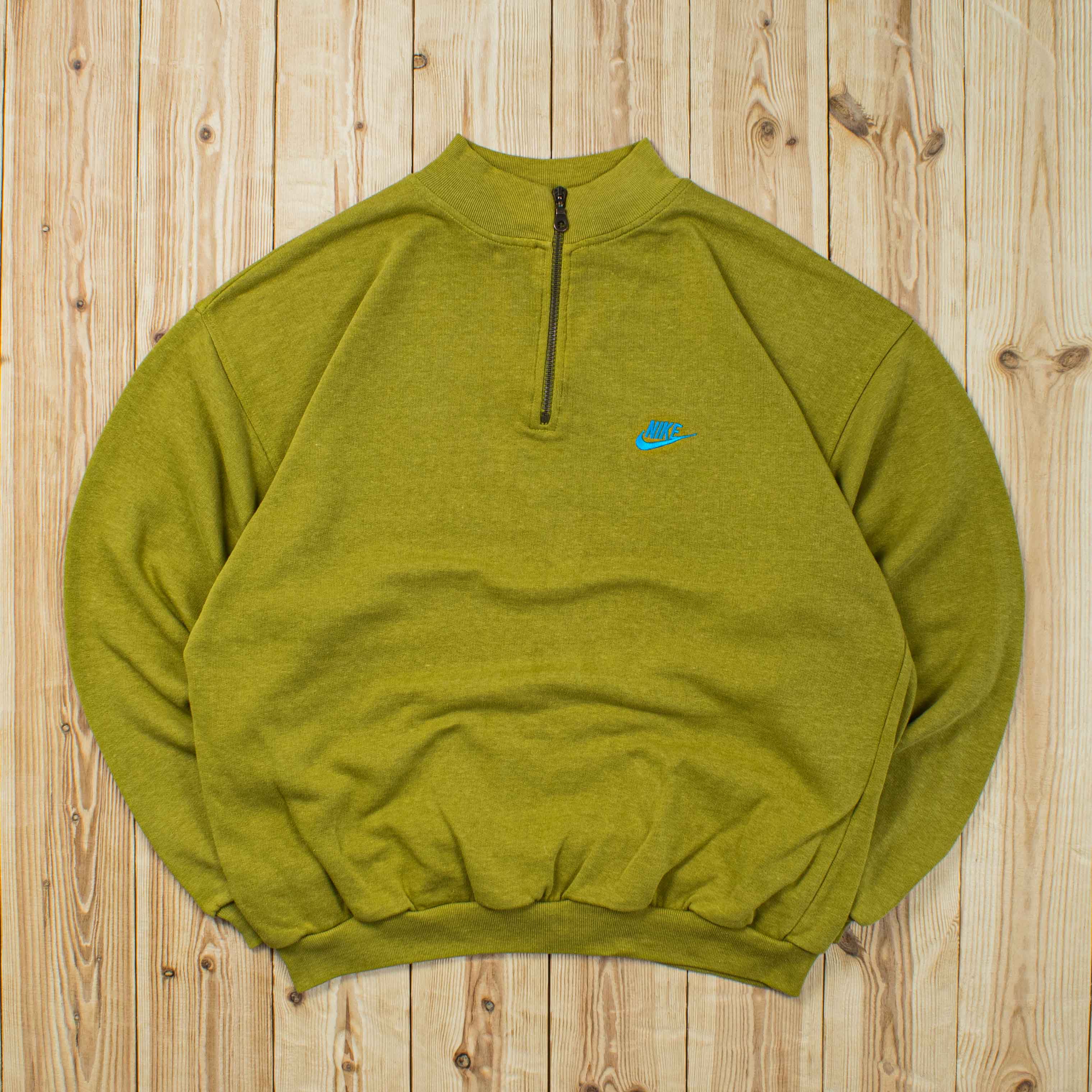 (M) Vintage Nike Essential Embroidered Quarter-Zip Sweatshirt