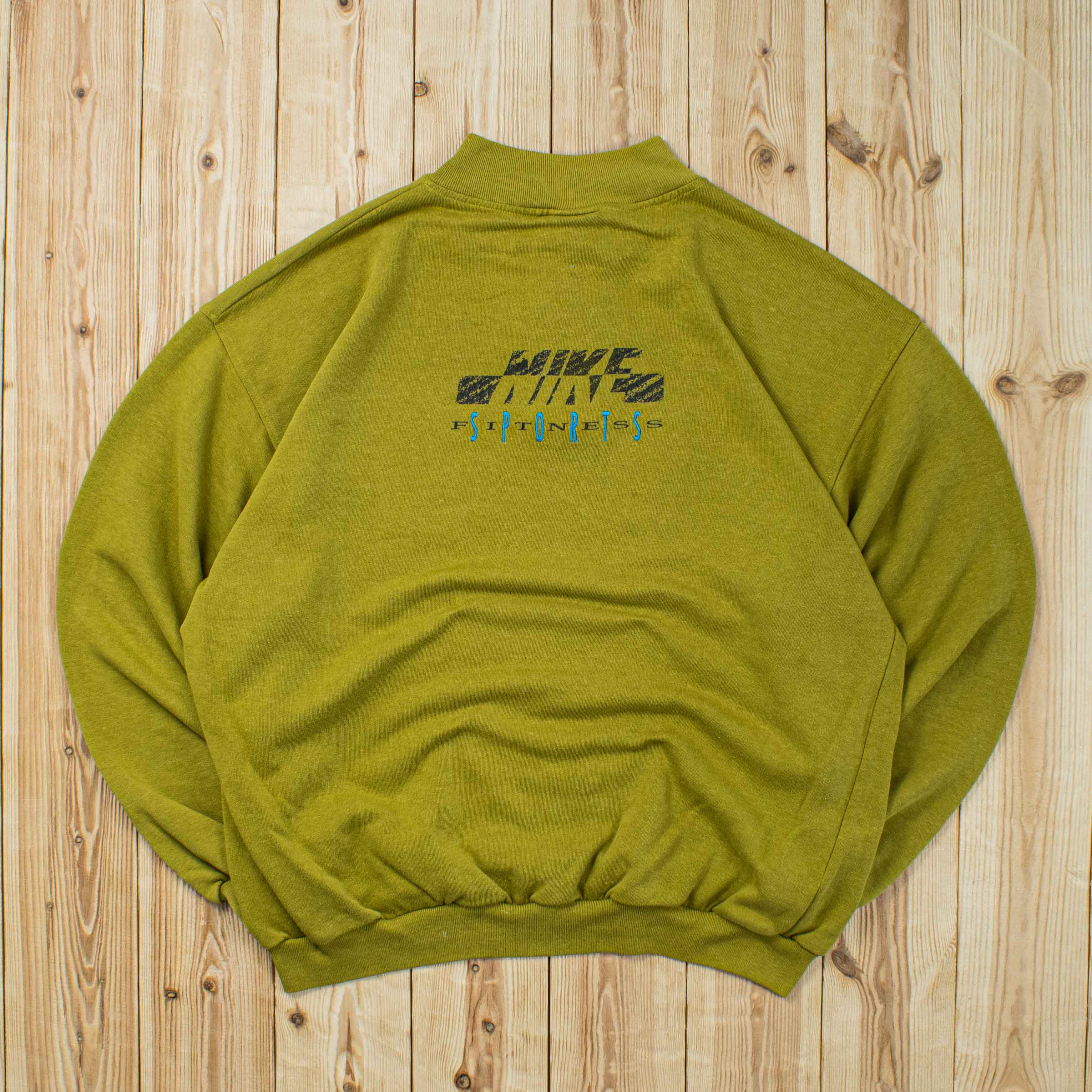 (M) Vintage Nike Essential Embroidered Quarter-Zip Sweatshirt
