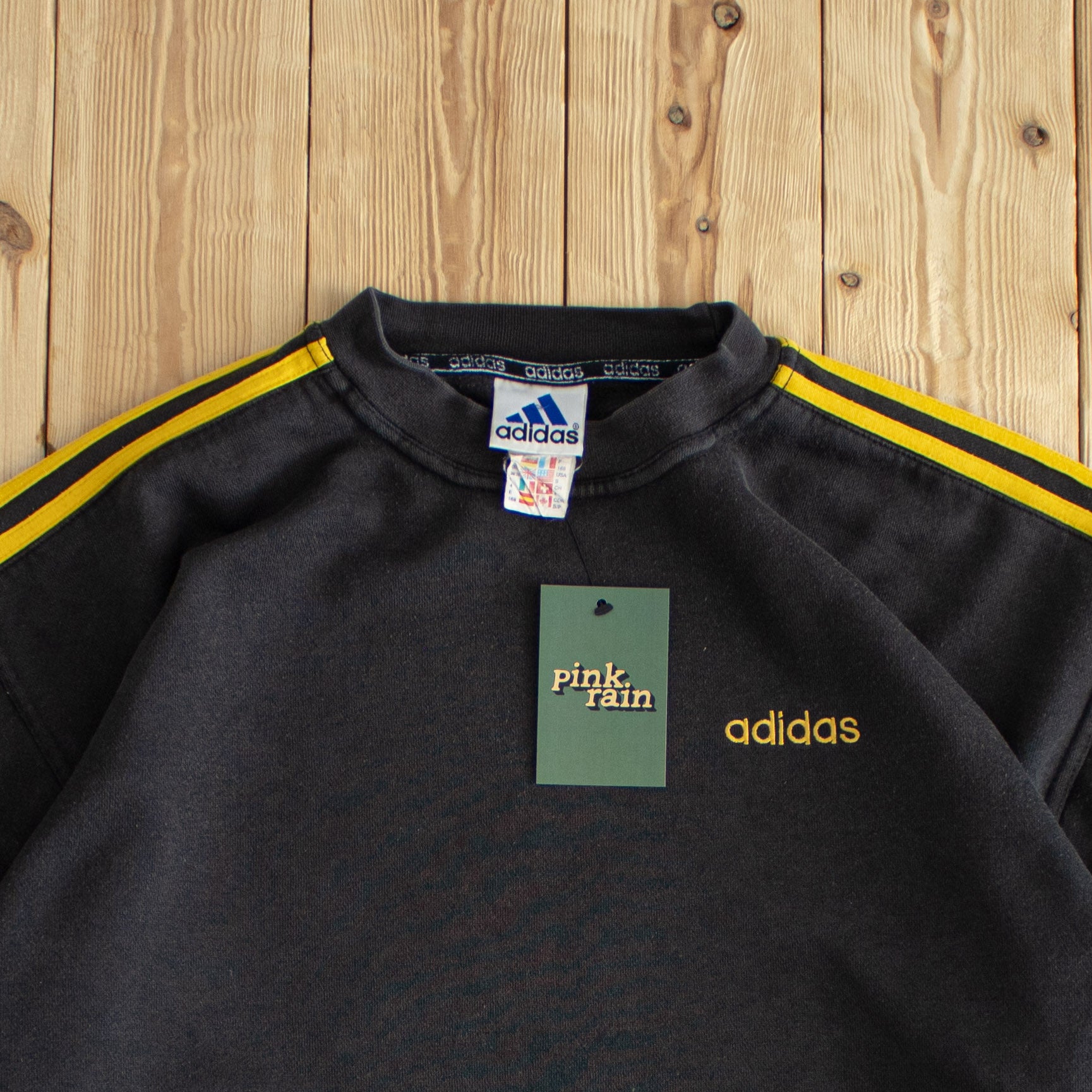 (M/L) Adidas Vintage Embroidered Sweatshirt Black