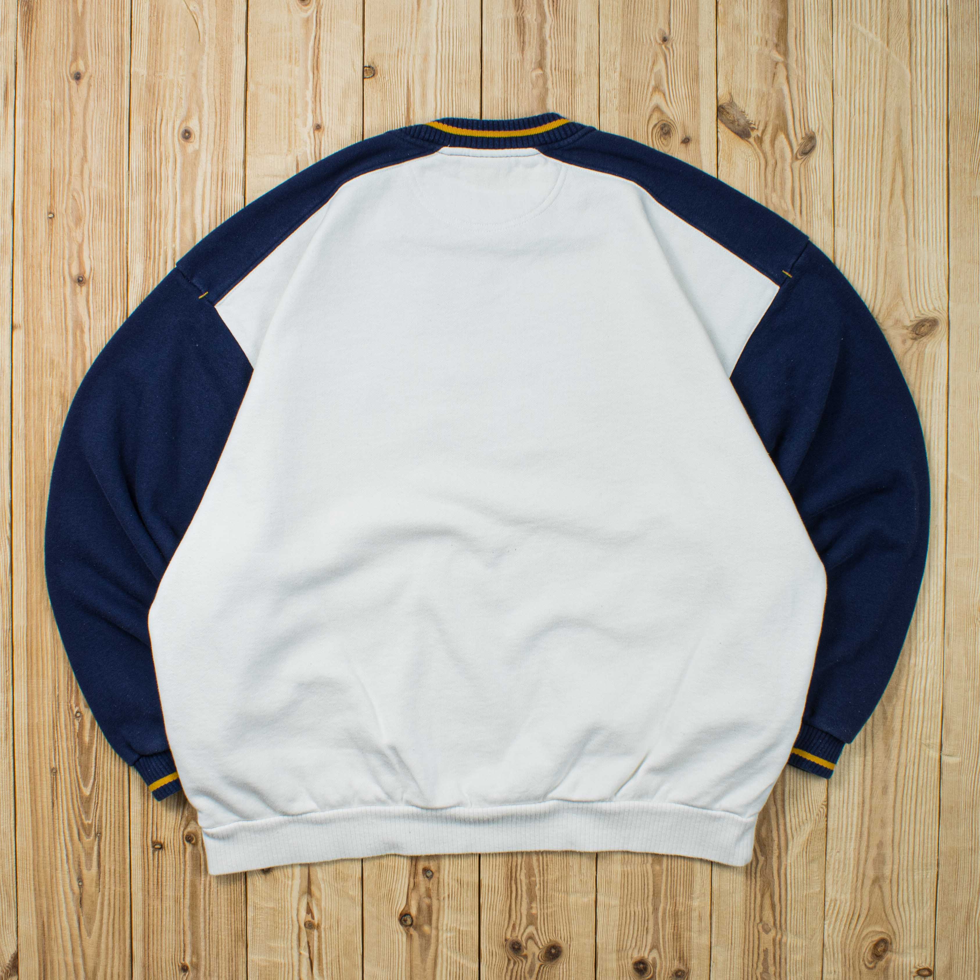 (L) Vintage Nike Spell Out Embroidered Sweatshirt