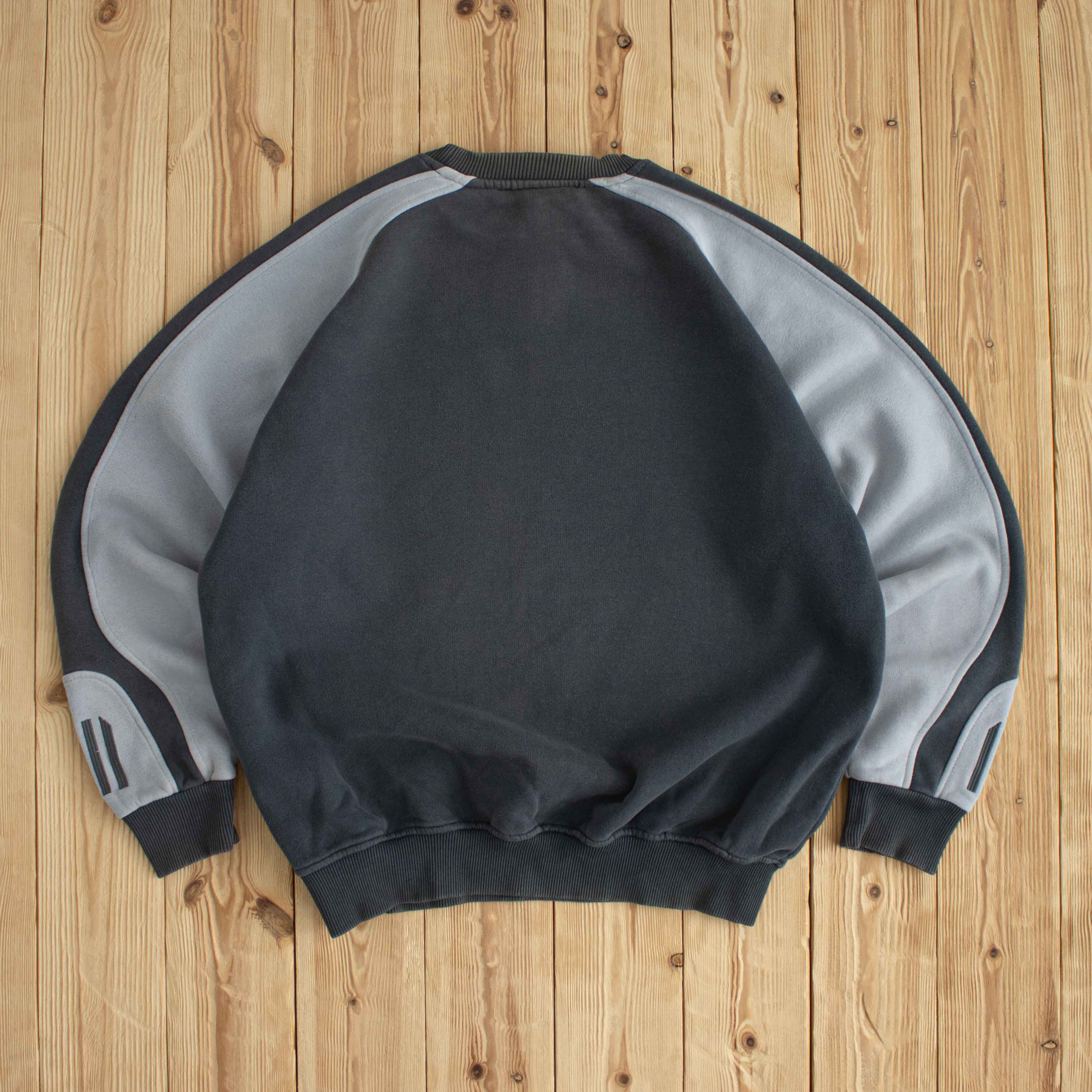 (M/L) Adidas Vintage Essential Embroidered Sweatshirt Gray
