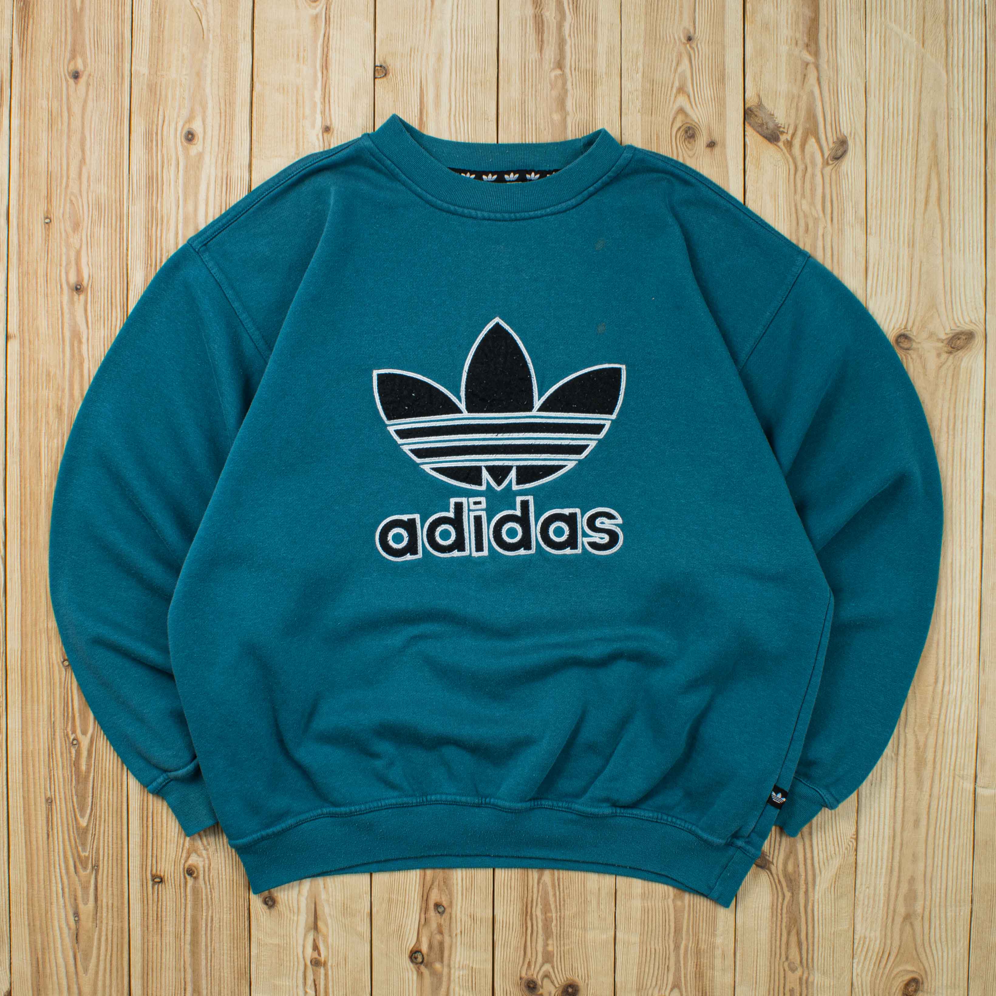 (L) Vintage Adidas Spell Out Embroidered Sweatshirt