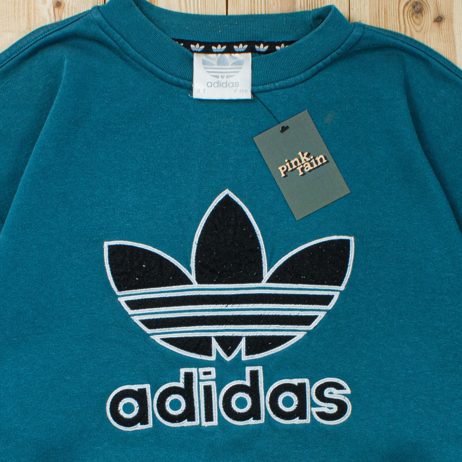 (L) Vintage Adidas Spell Out Embroidered Sweatshirt