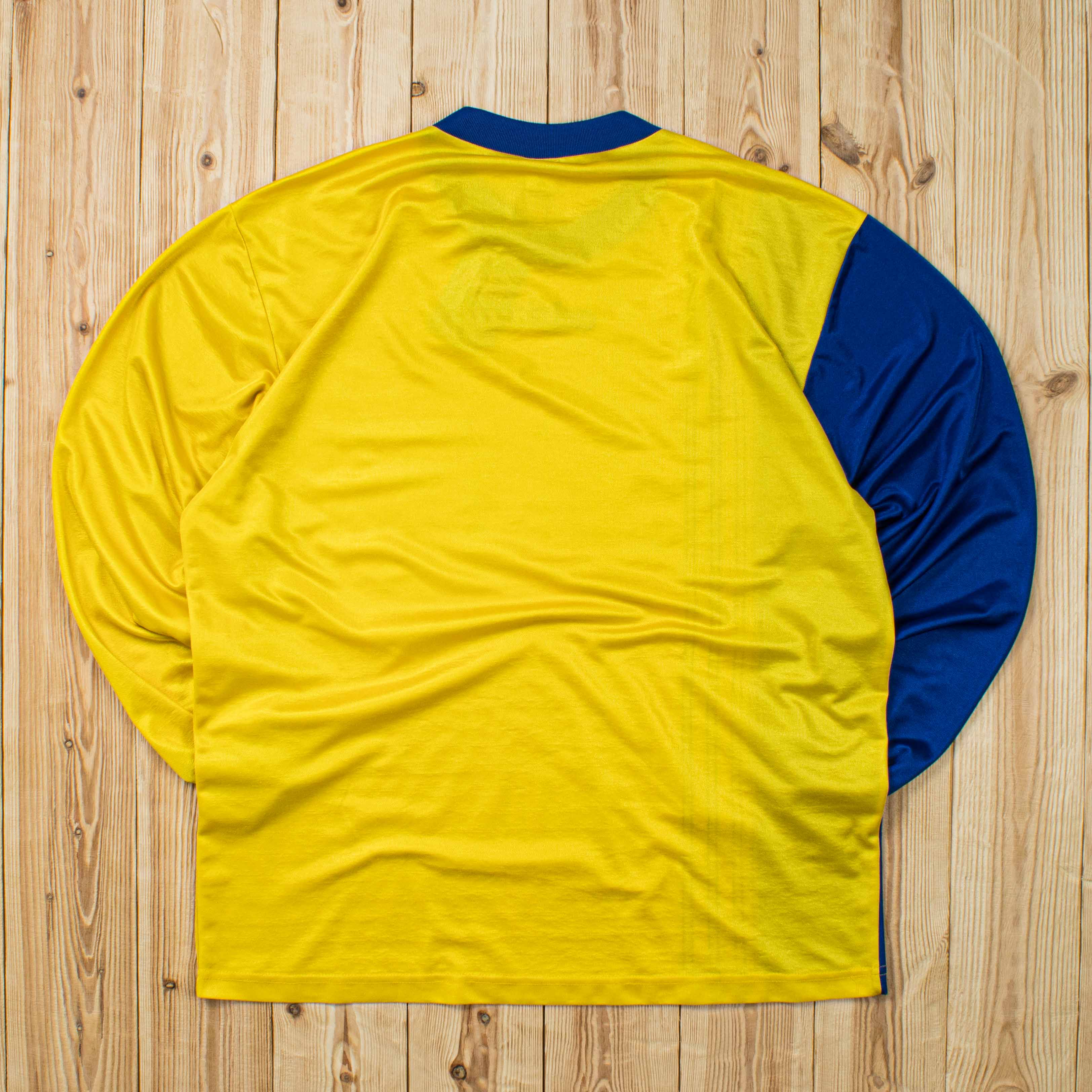 (M) Vintage Adidas Embroidered Shirt