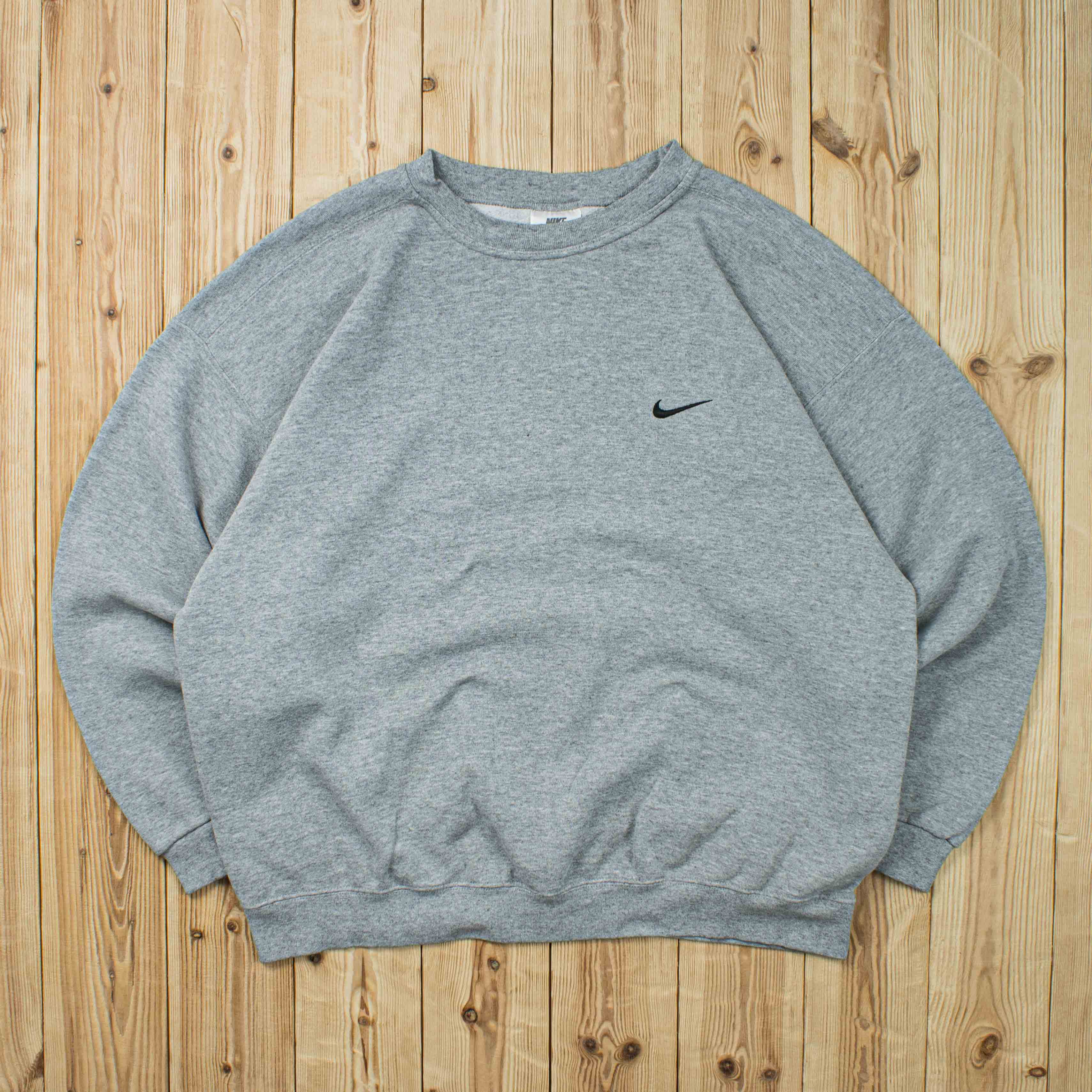 (L) Vintage Nike Essential Embroidered Sweatshirt