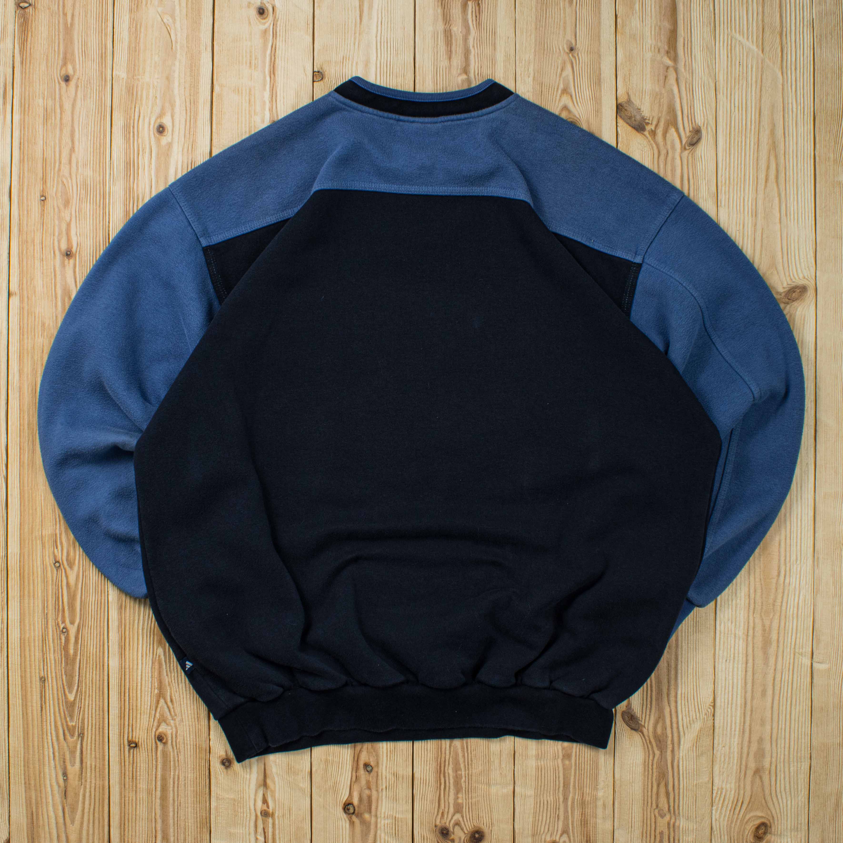 (L) Vintage Adidas Essential Embroidered Sweatshirt