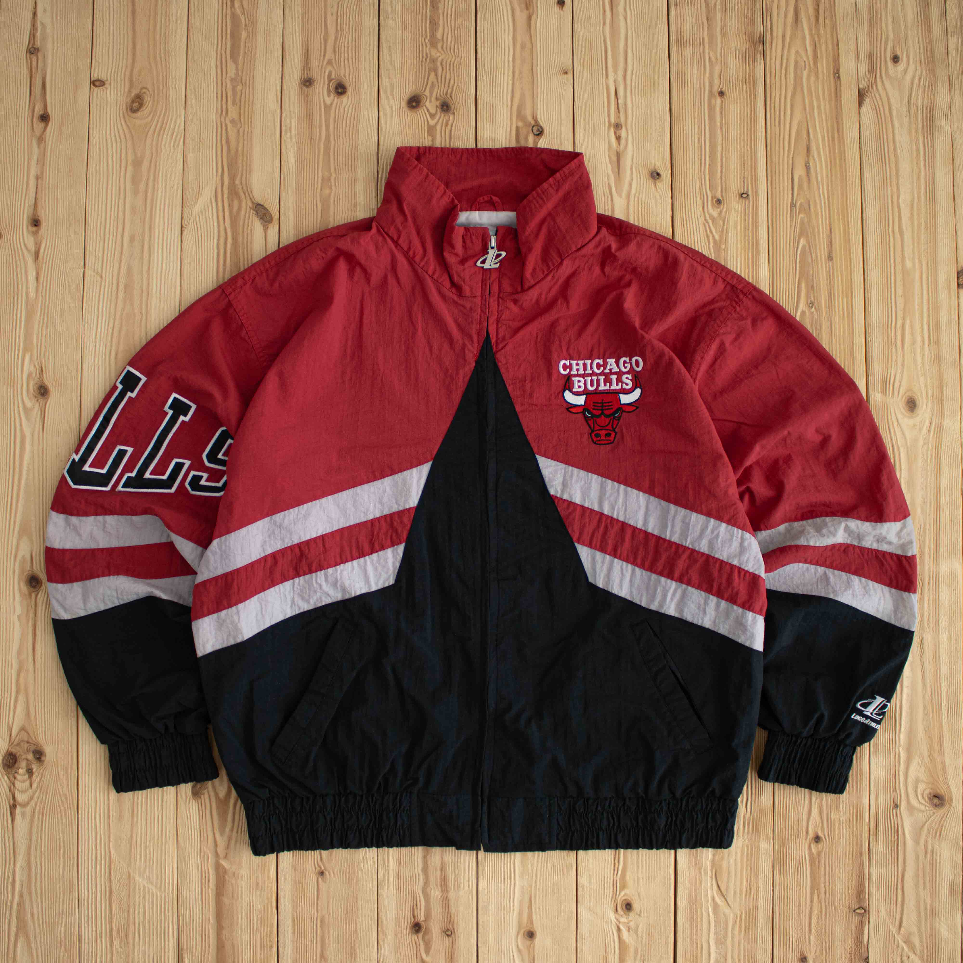 (L/XL) Logo Athletic NBA Chicago Bulls Vintage Embroidered Jacket Black/Red