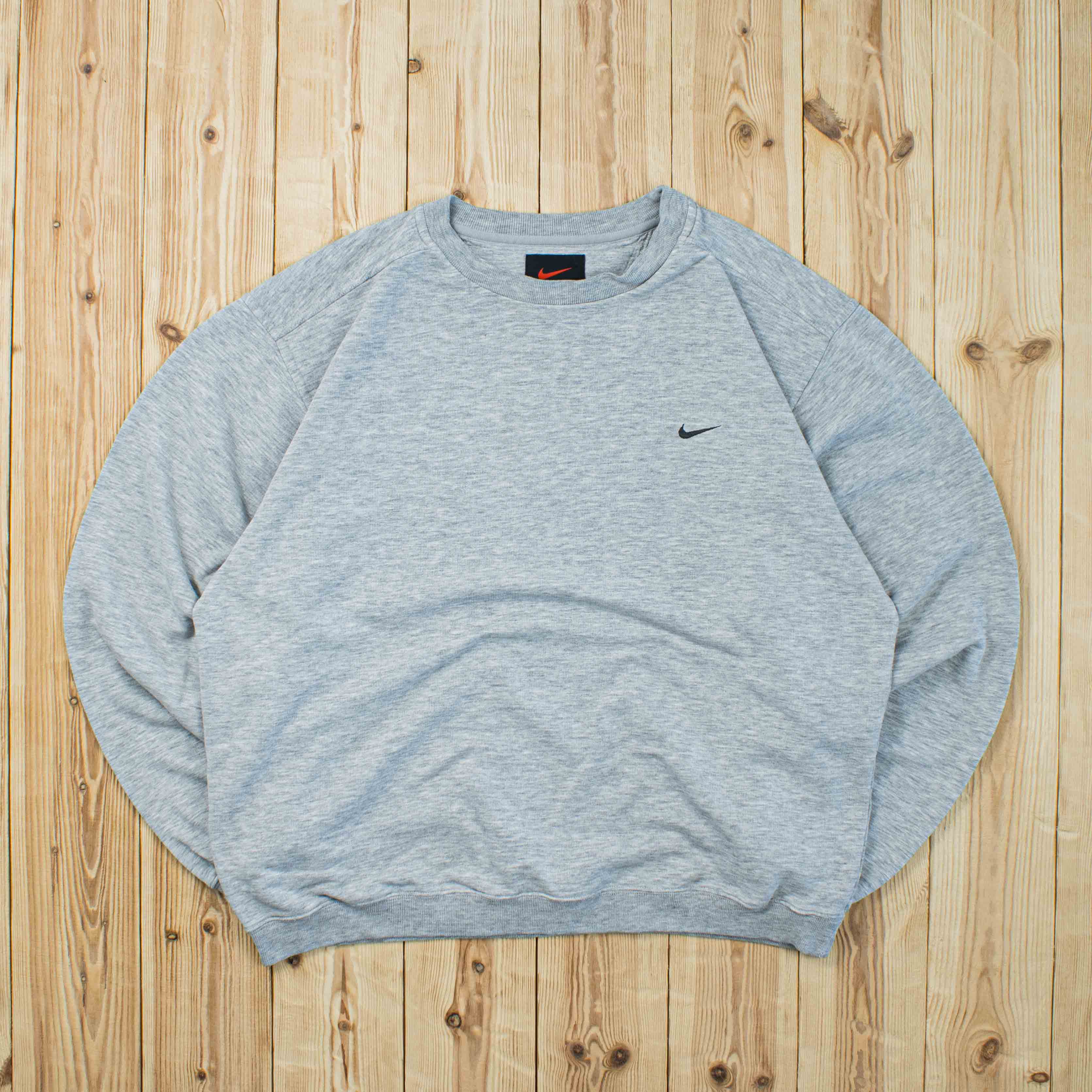 (M) Vintage Nike Essential Embroidered Sweatshirt