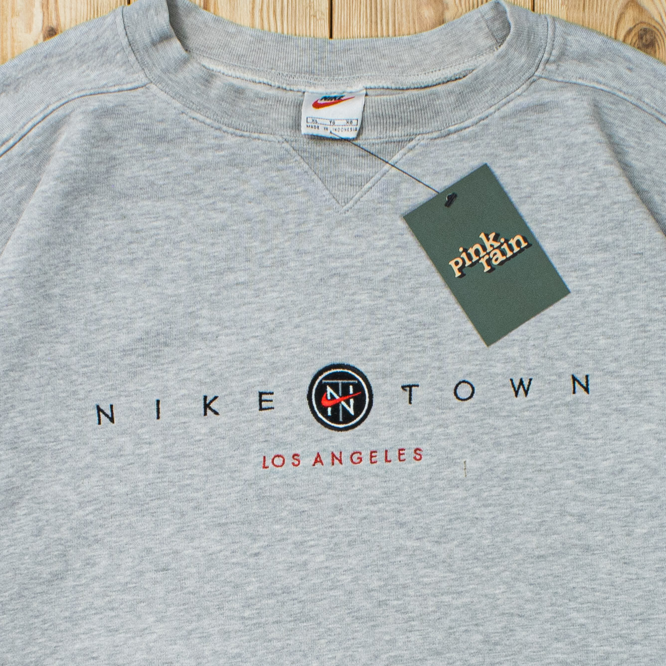 (XL) Vintage Nike Town Los Angeles Embroidered Sweatshirt