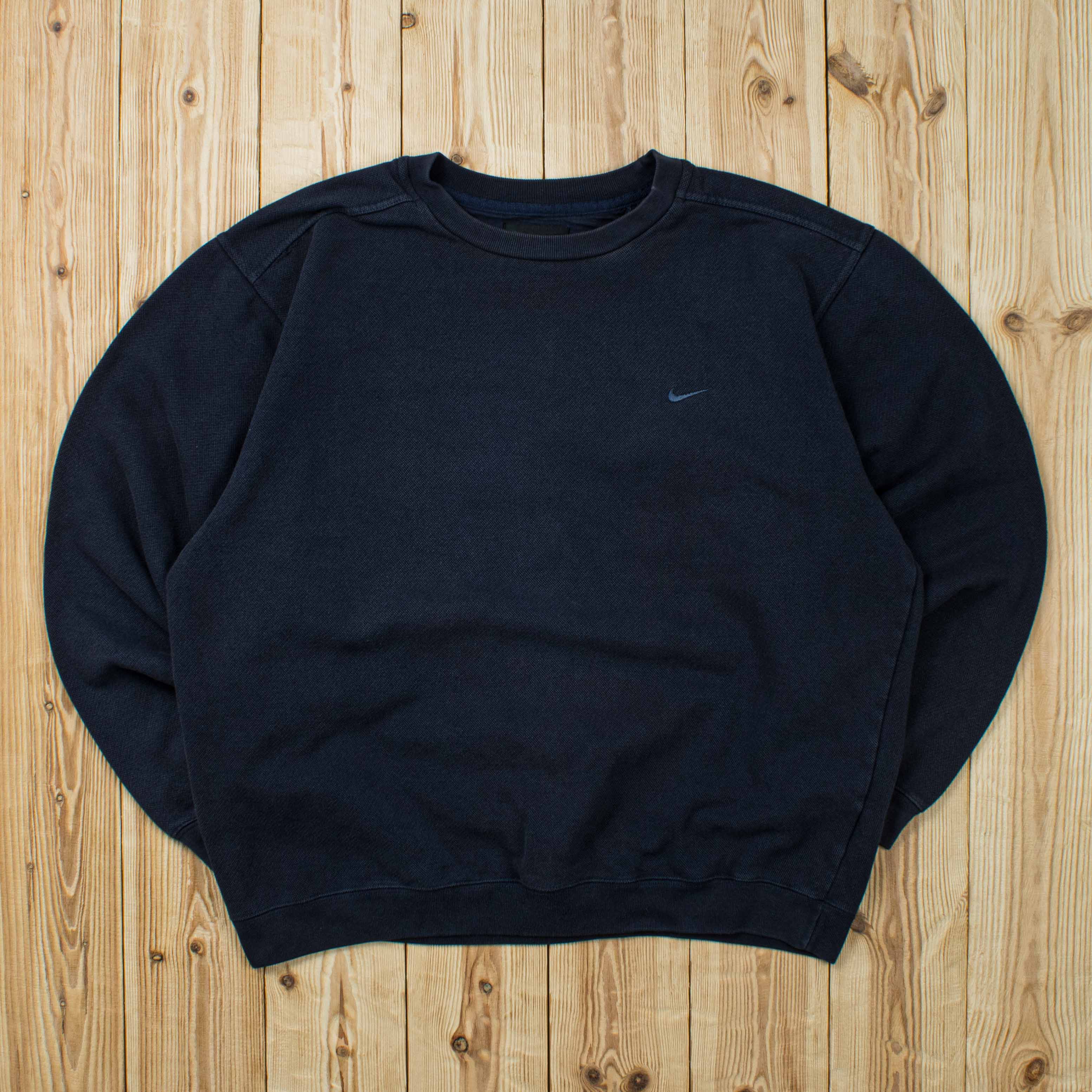 (M) Vintage Nike Essential Embroidered Sweatshirt
