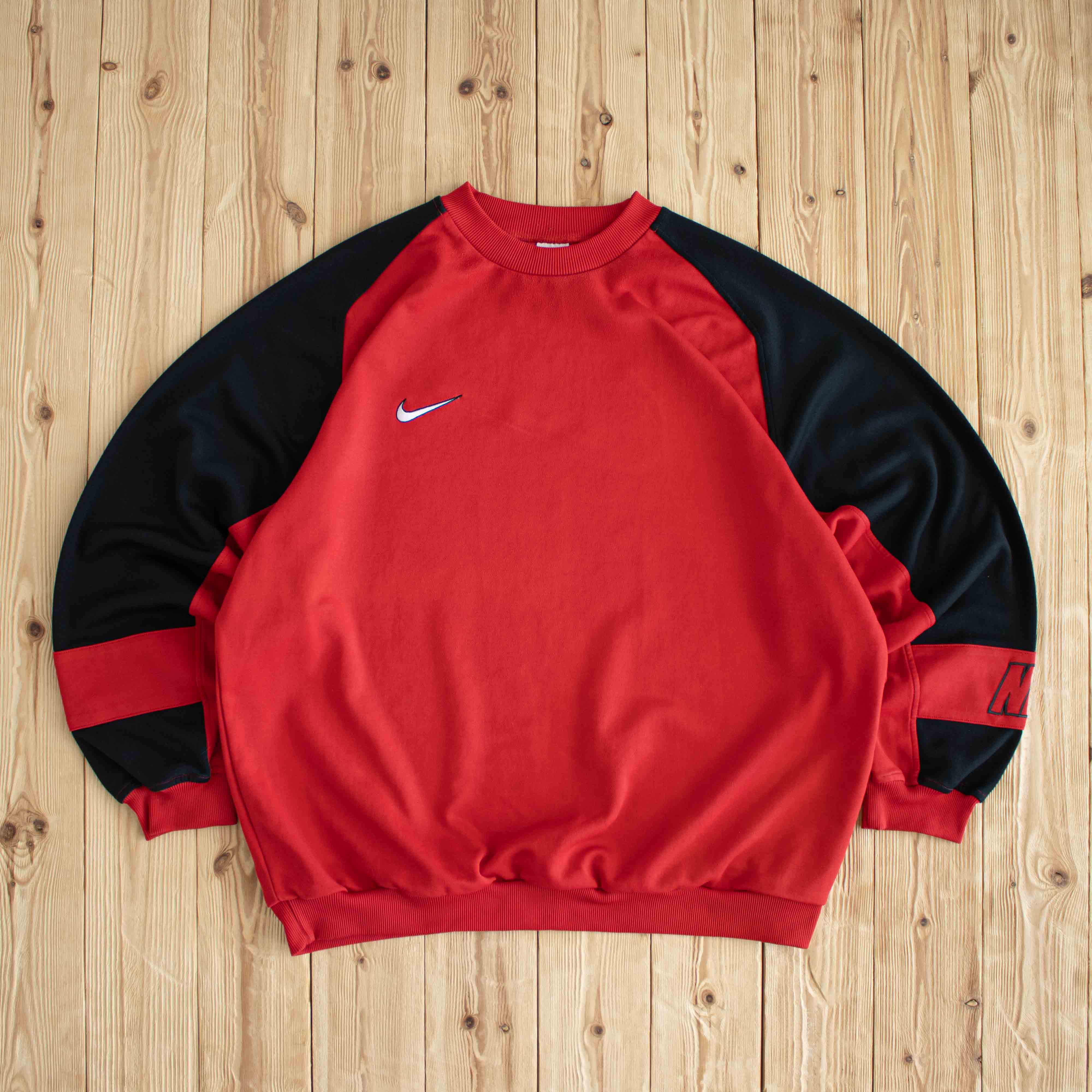 (XL) Nike Swoosh Vintage Embroidered Sweatshirt Red