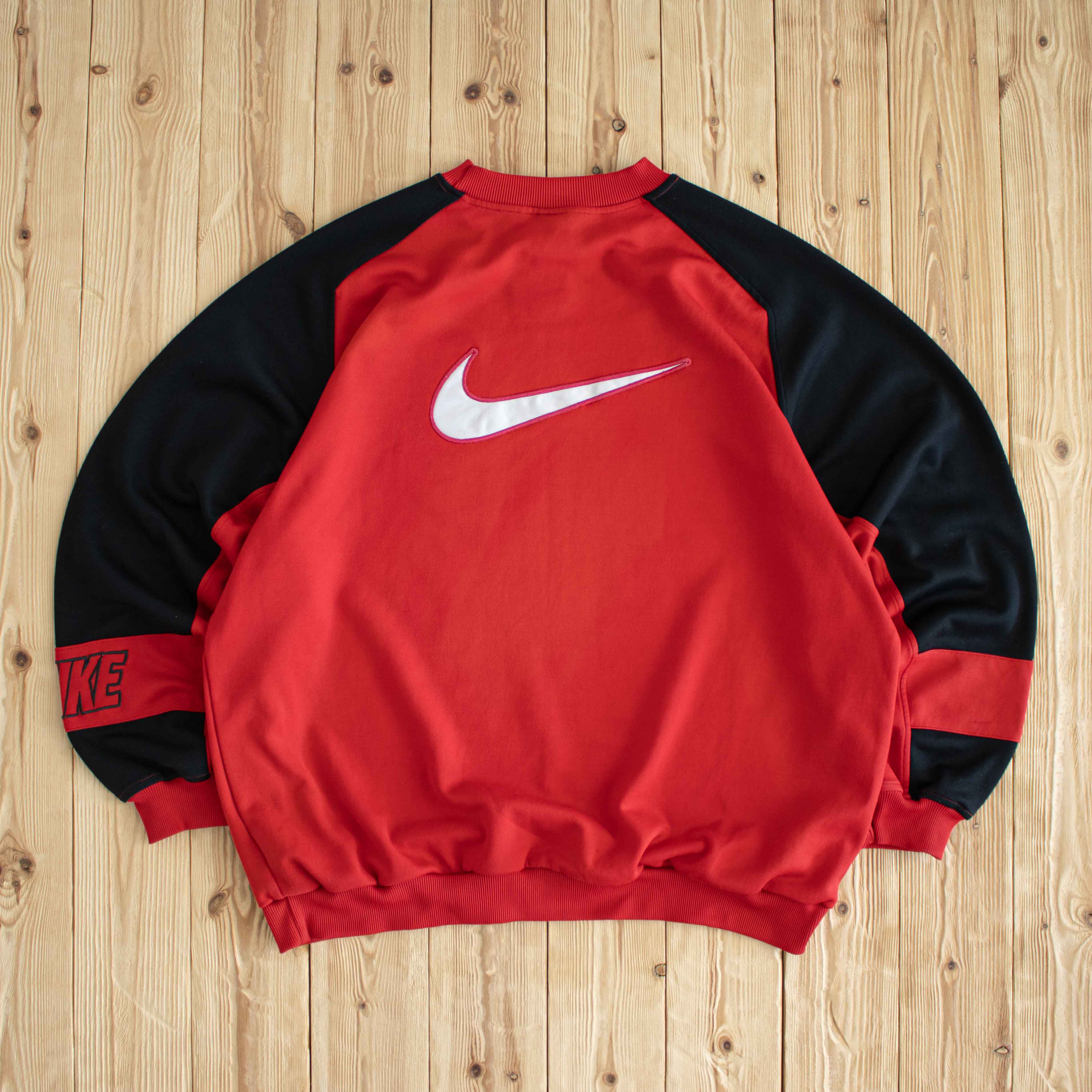 (XL) Nike Swoosh Vintage Embroidered Sweatshirt Red