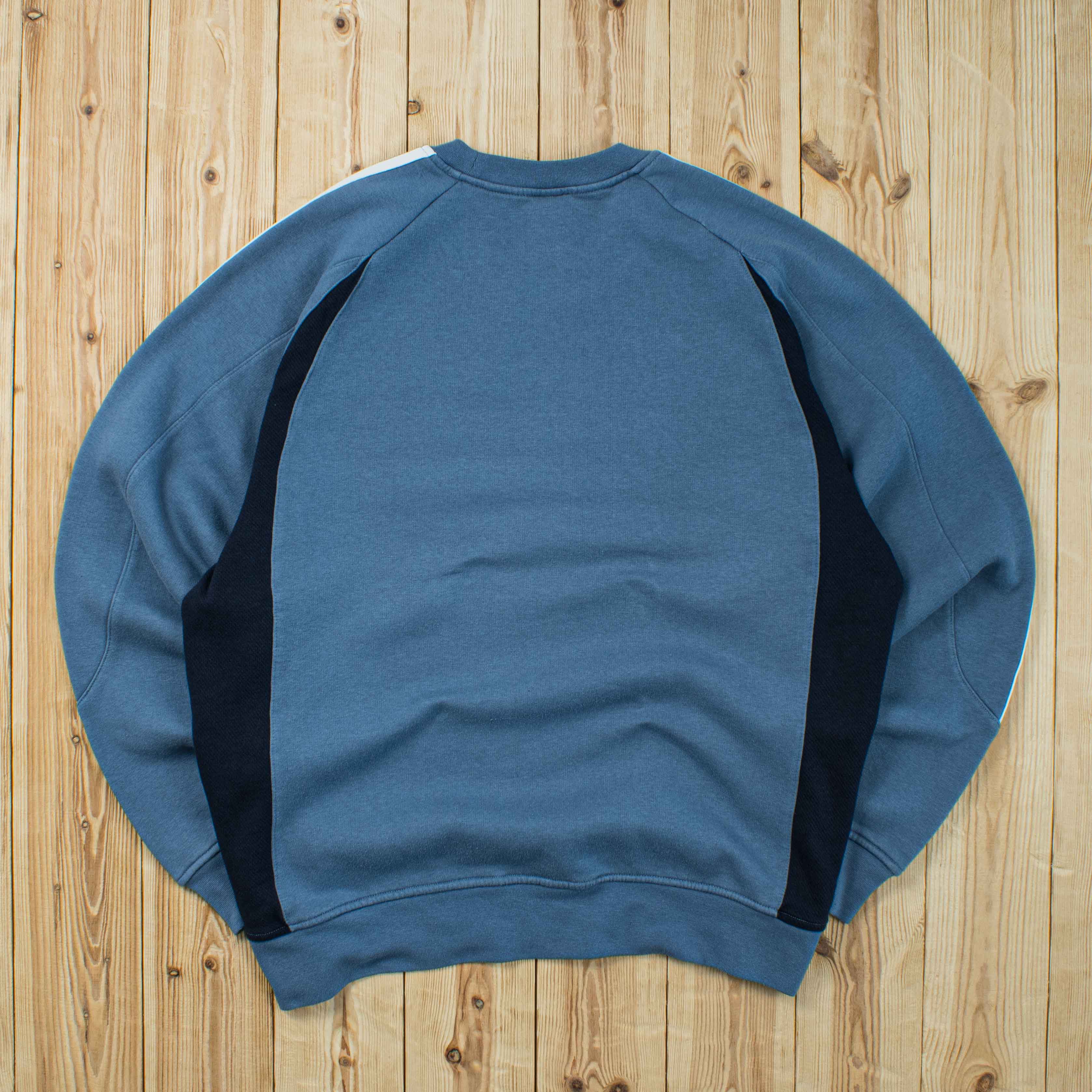(L) Vintage Adidas Essential Embroidered Sweatshirt