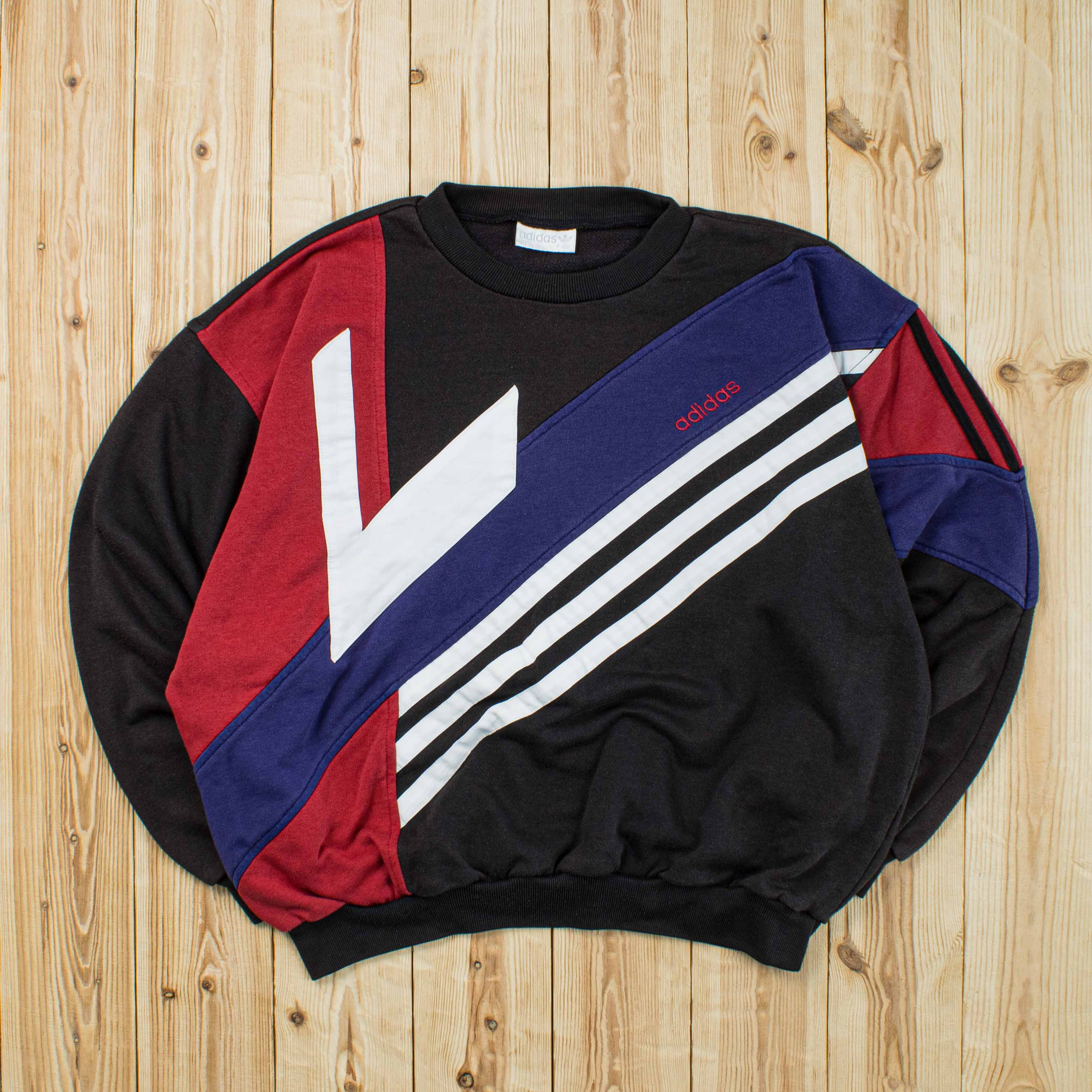 (M/L) Vintage Adidas Embroidered Sweatshirt