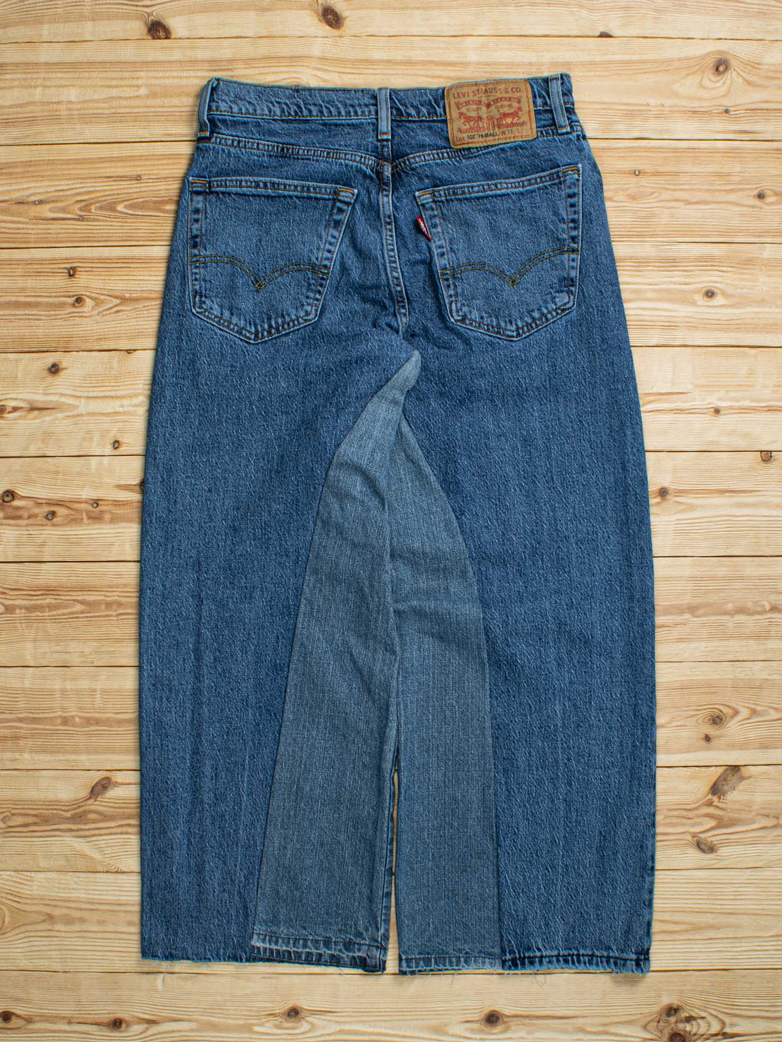 (W32 L30) Reworked Vintage Levi's Jeans