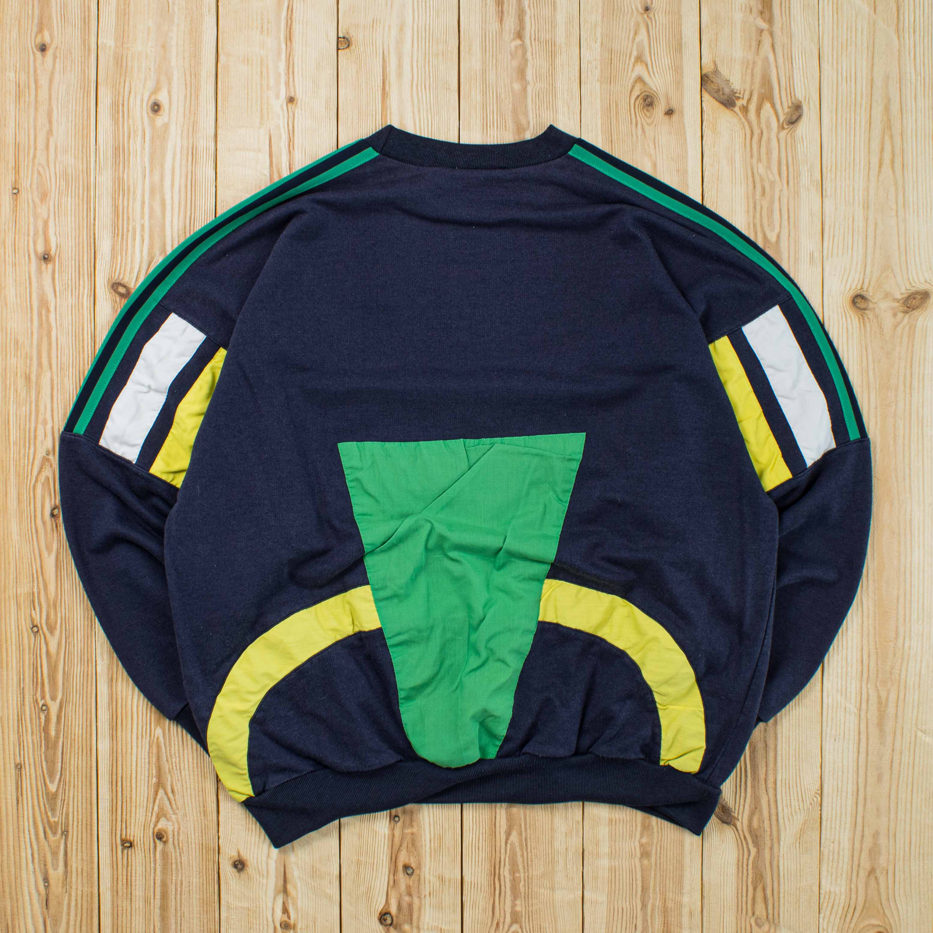 (M) Vintage Adidas Embroidered Sweatshirt