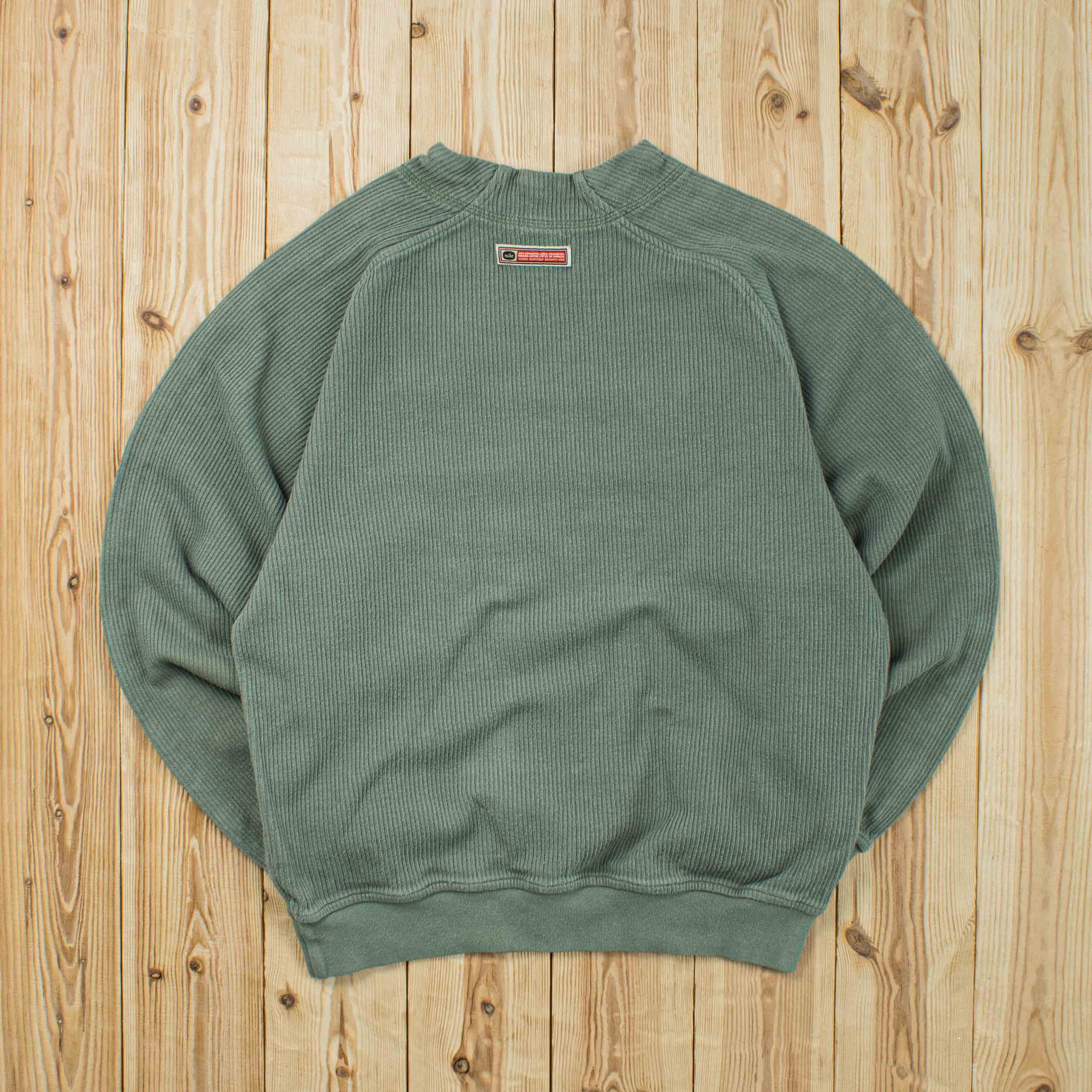 (S) Vintage Nike Essential Embroidered Sweatshirt