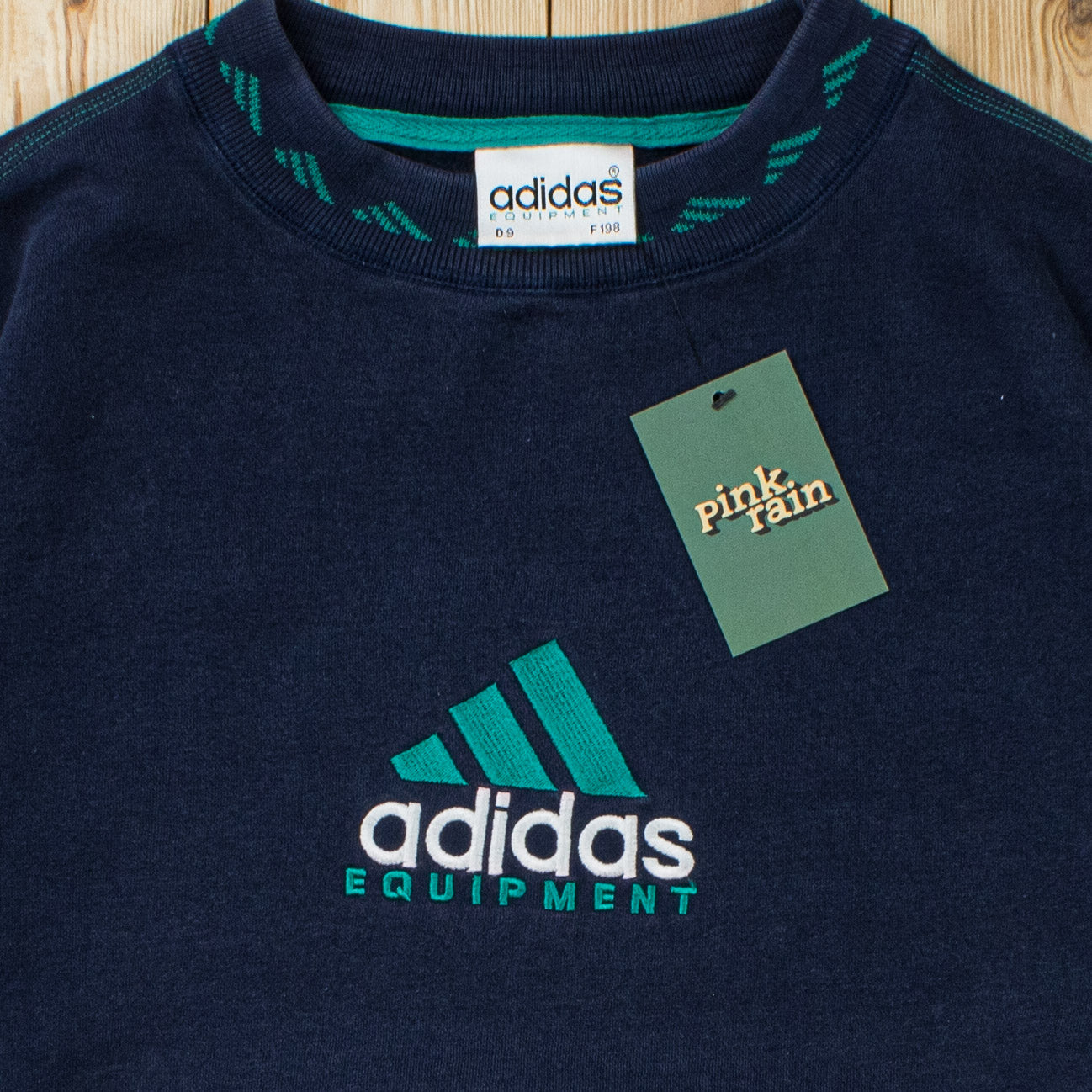 (L) Vintage Adidas Equipment Embroidered Sweatshirt
