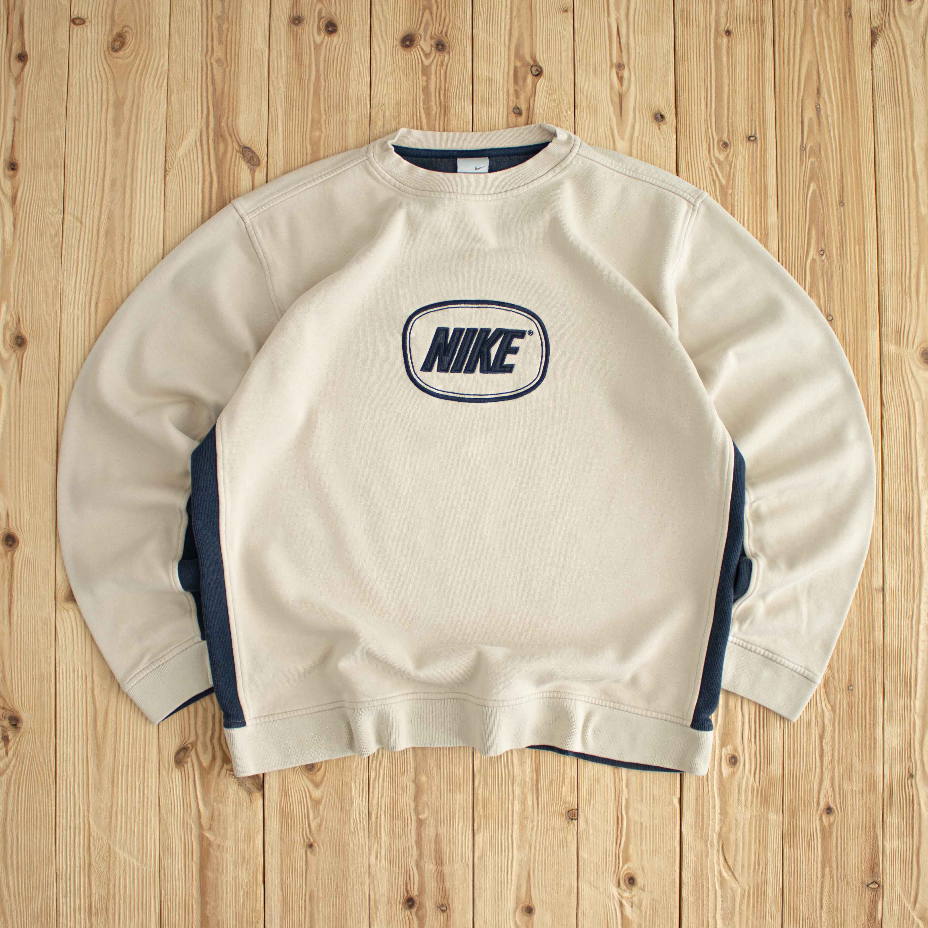 (L) Nike Spell Out Vintage Embroidered Sweatshirt Beige