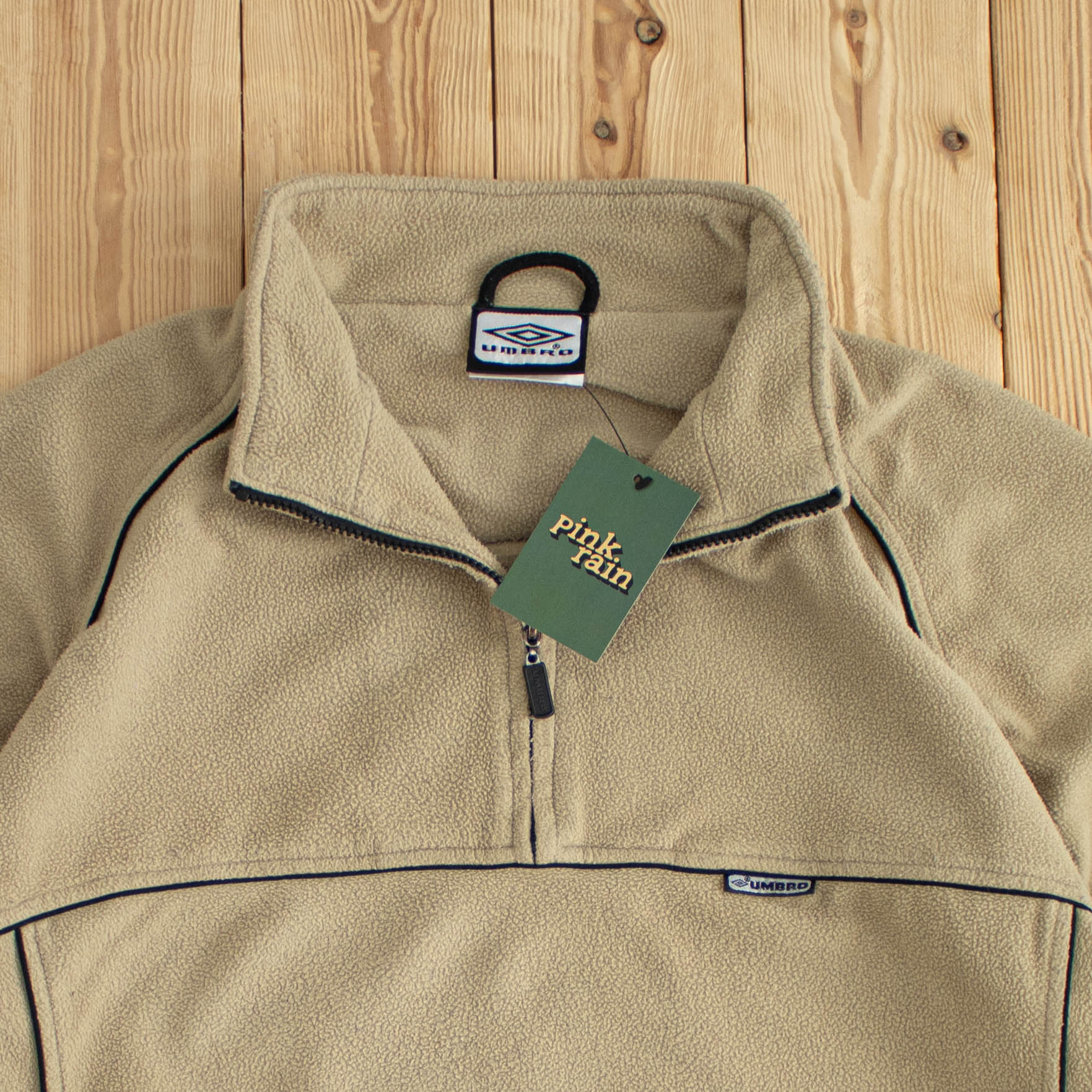 (L) Umbro Vintage Embroidered Fleece Quarter-Zip Beige