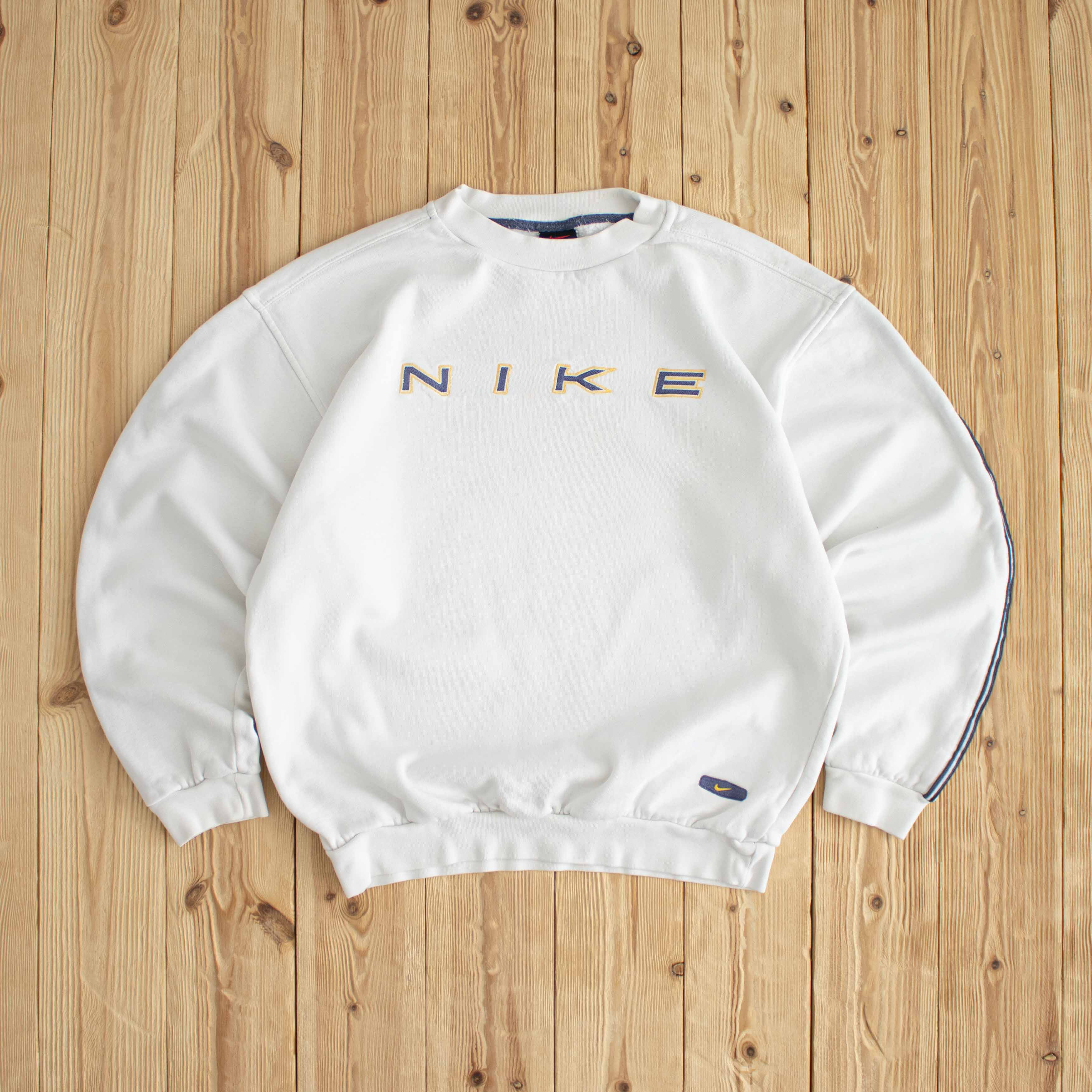 (S) Nike Spell Out Vintage Embroidered Sweatshirt White