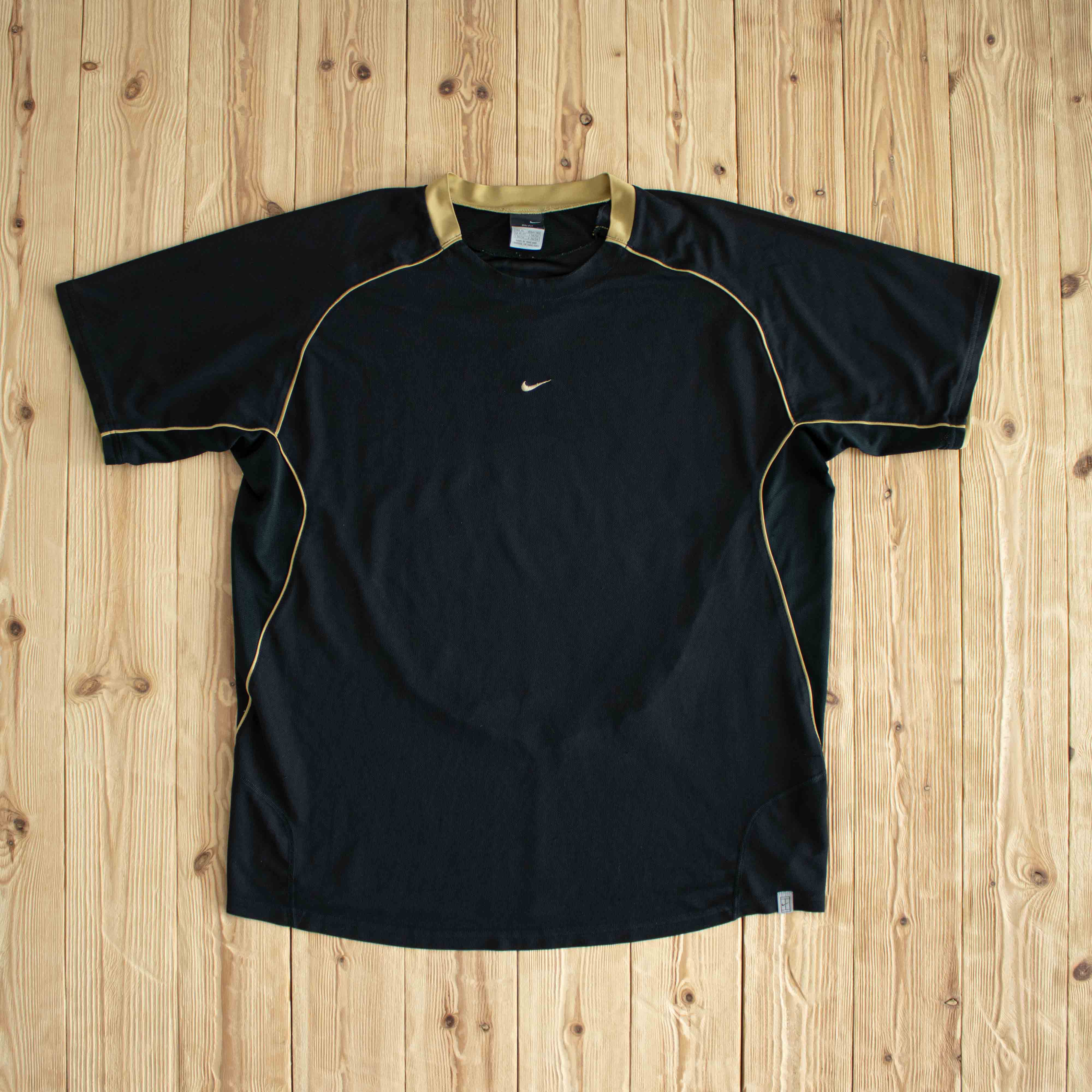 (L/XL) Nike Center Swoosh Vintage Embroidered T-Shirt Black