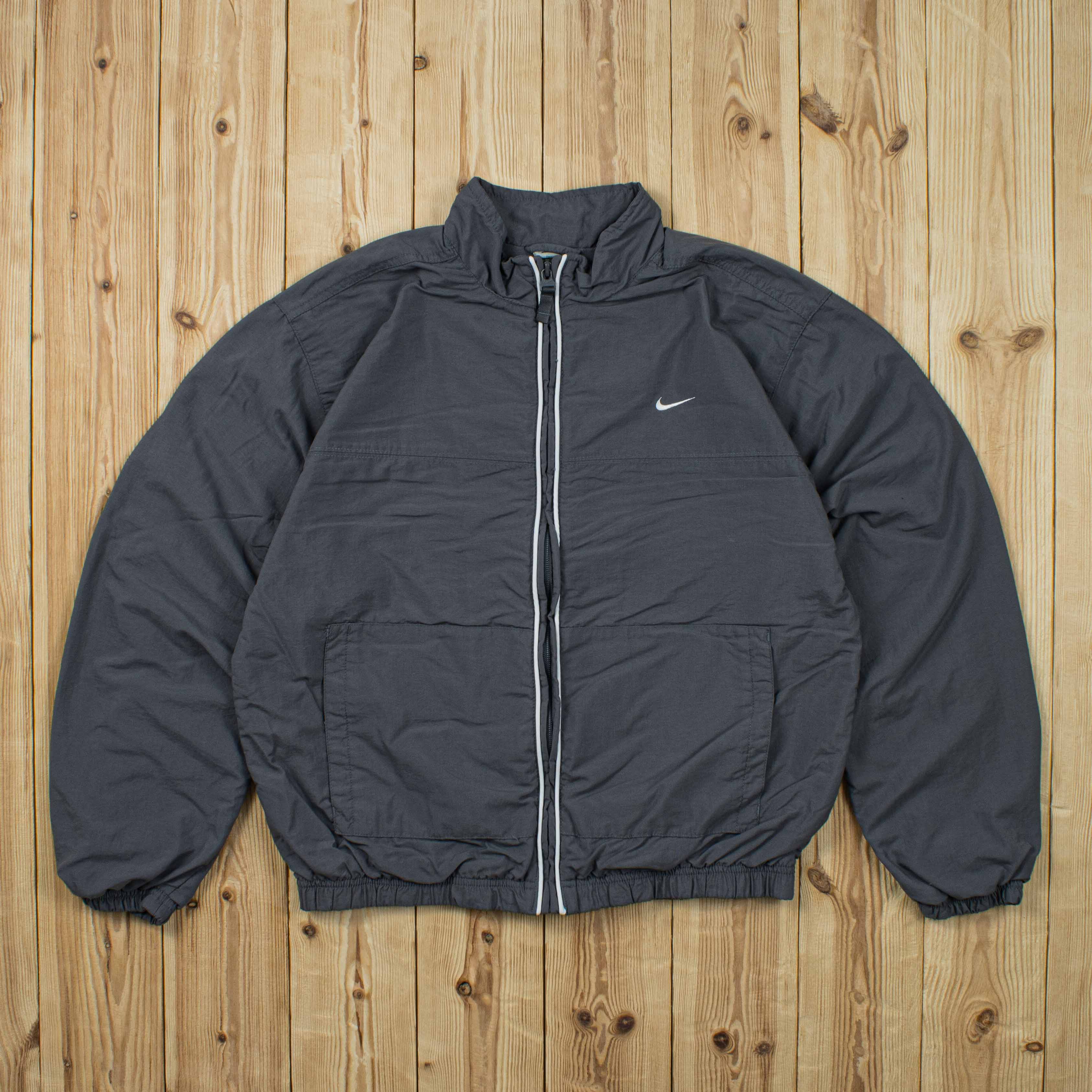 (S) Vintage Nike Essential Embroidered Jacket