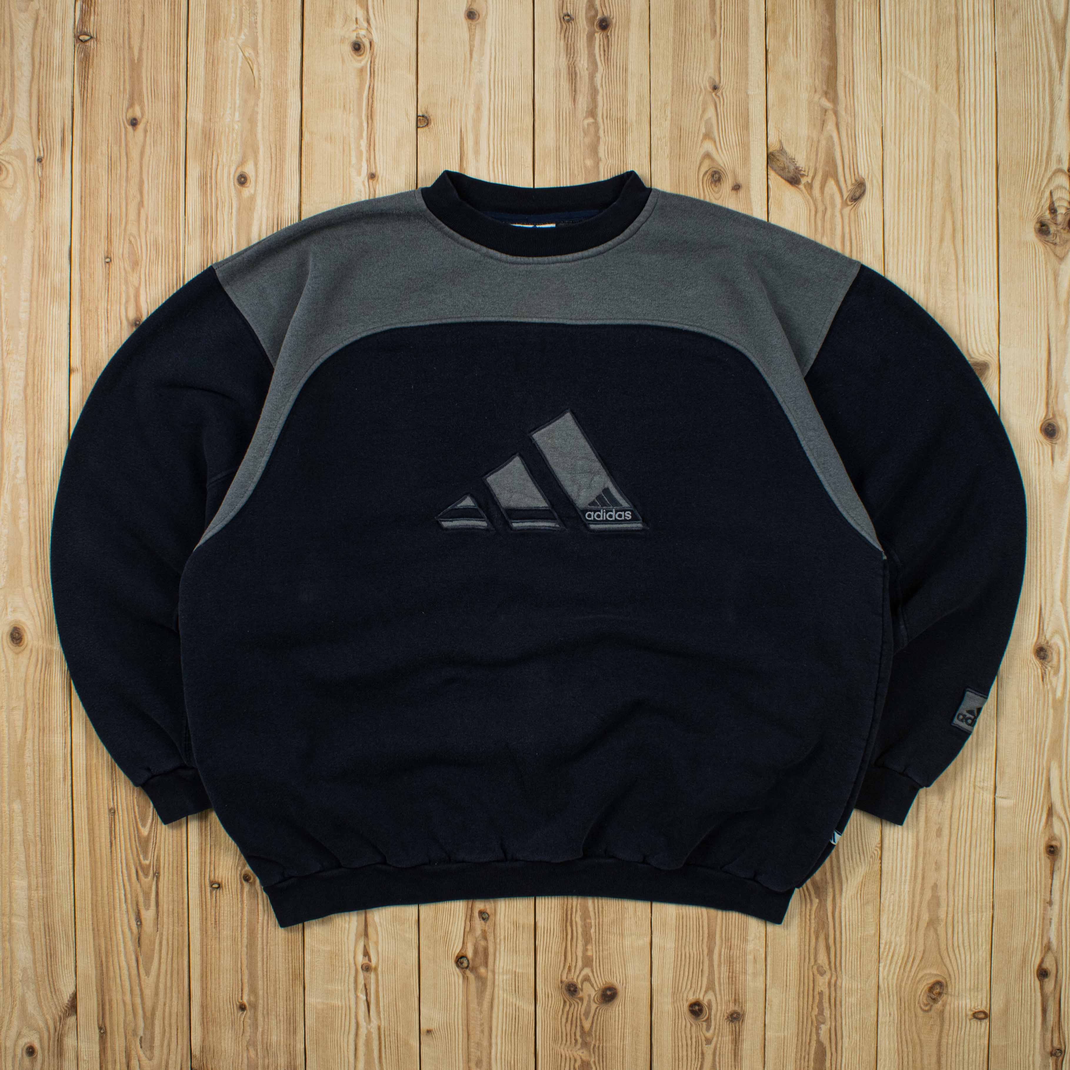 (L) Vintage Adidas Embroidered Sweatshirt