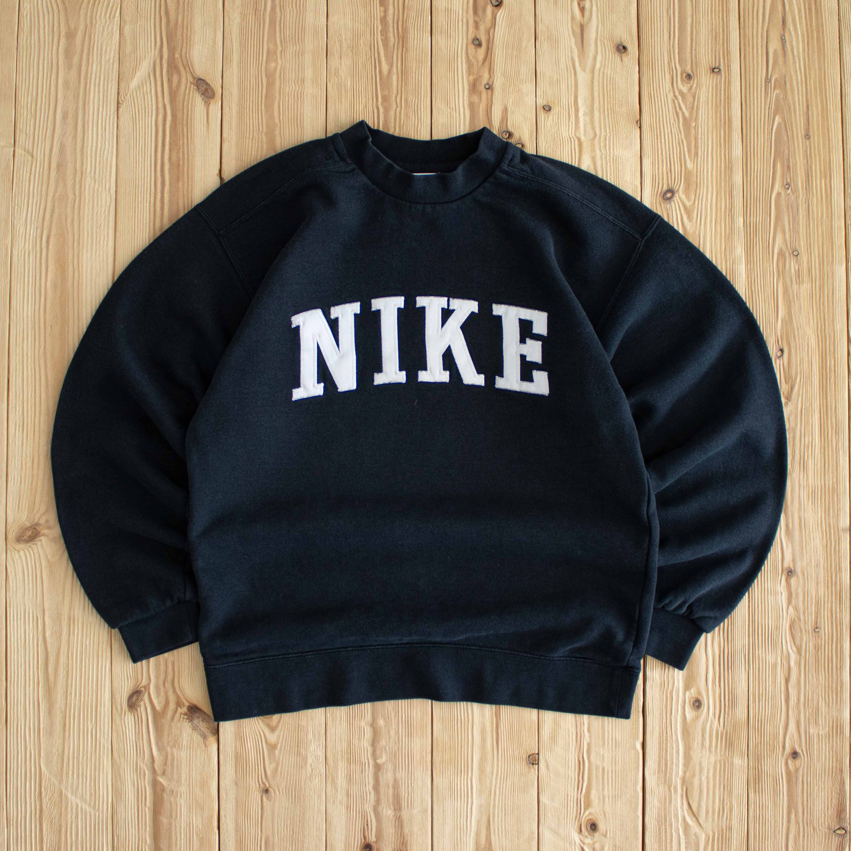 (S) Nike Spell Out Vintage Embroidered Sweatshirt Black