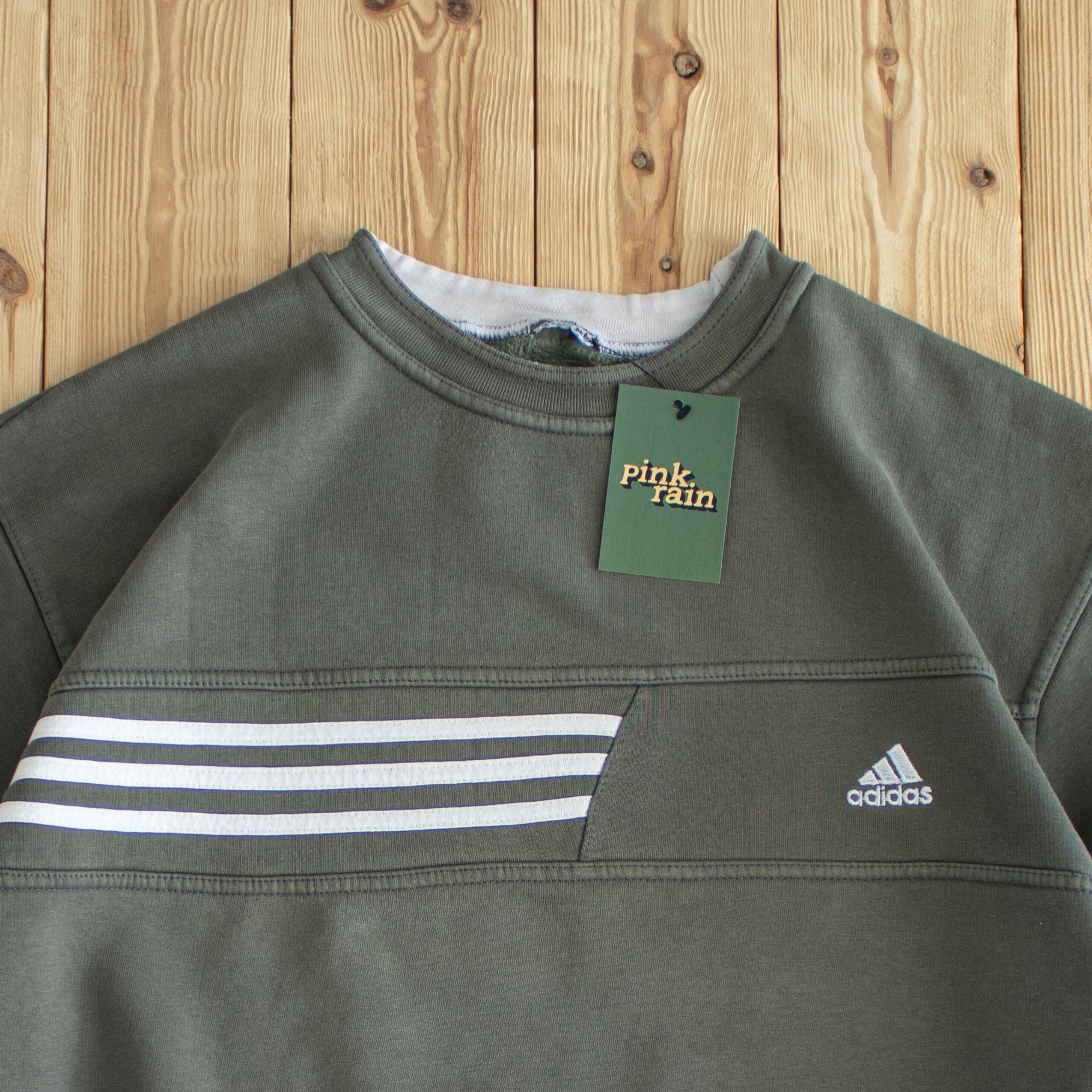 (M.L) Adidas Vintage Embroidered Sweatshirt Khaki